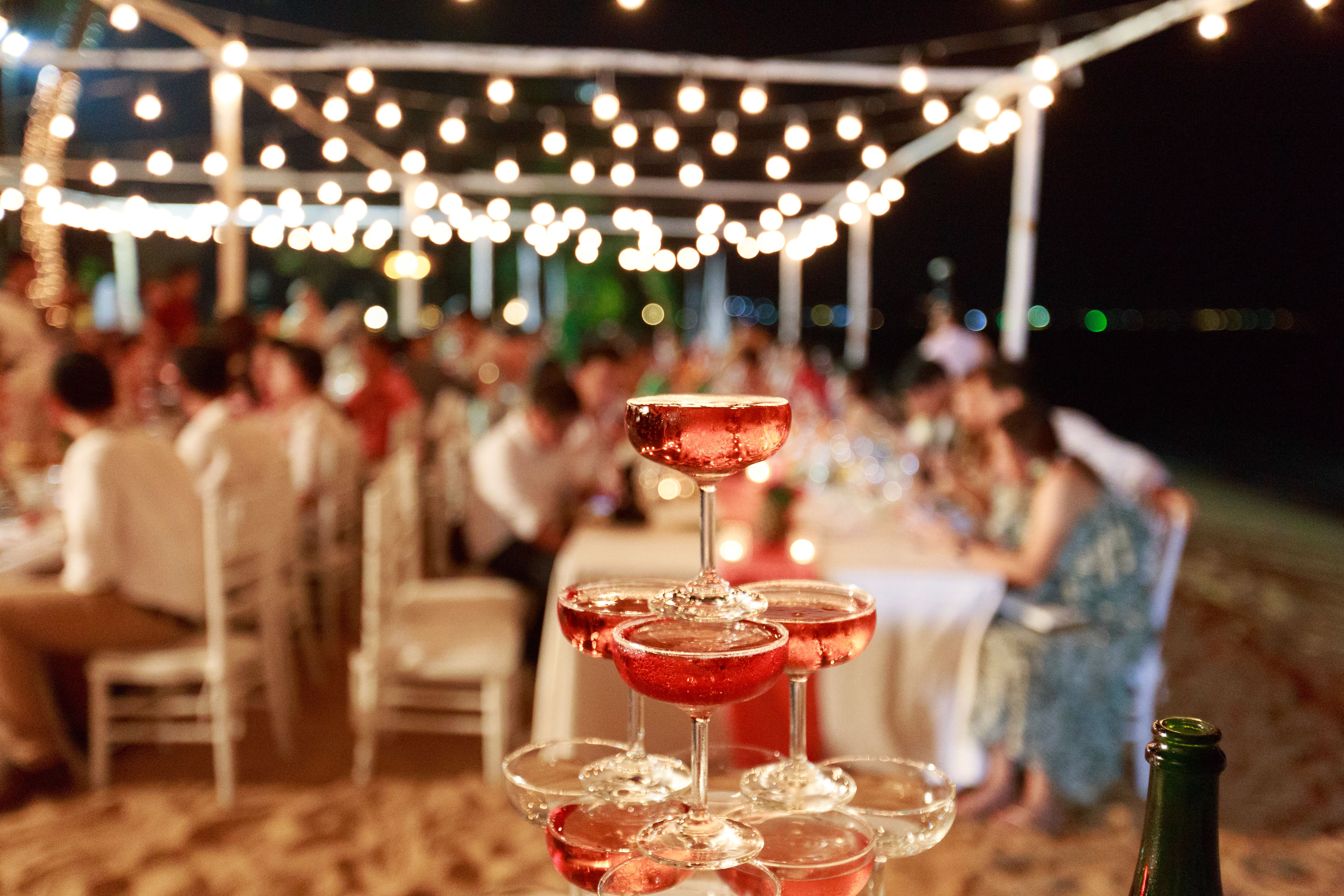 outdoor wedding bar