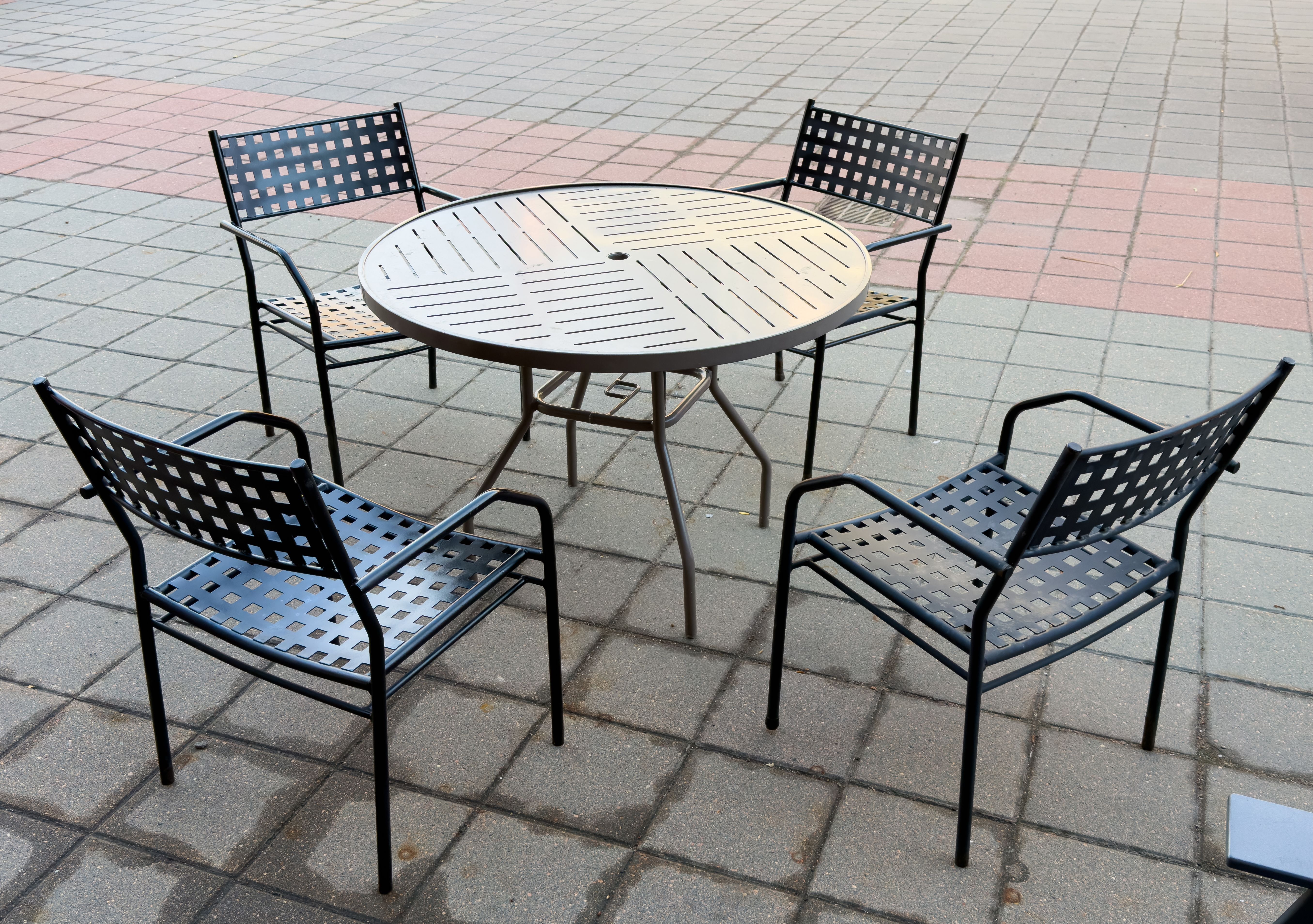 metal outdoor furniture