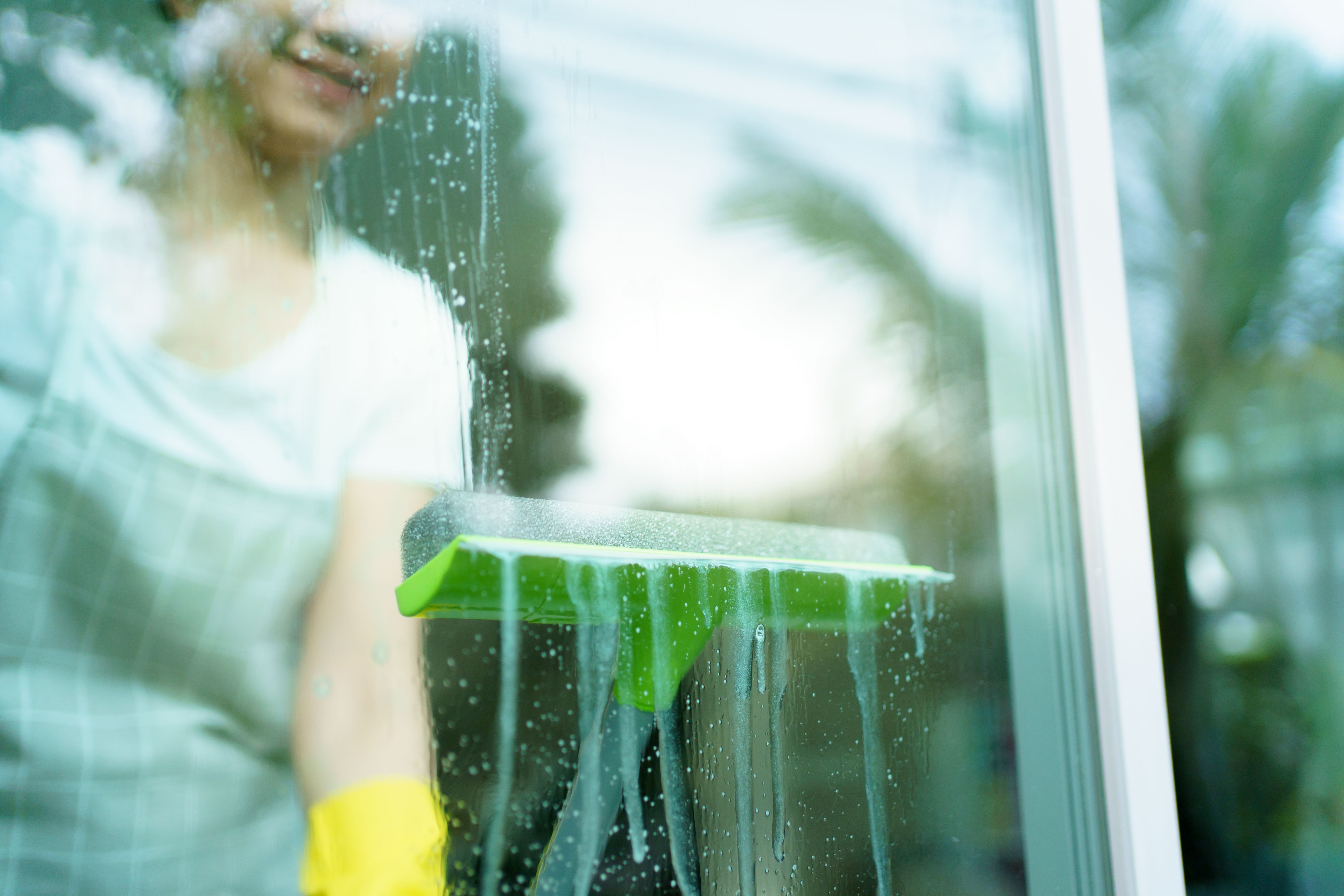 cleaning glass window