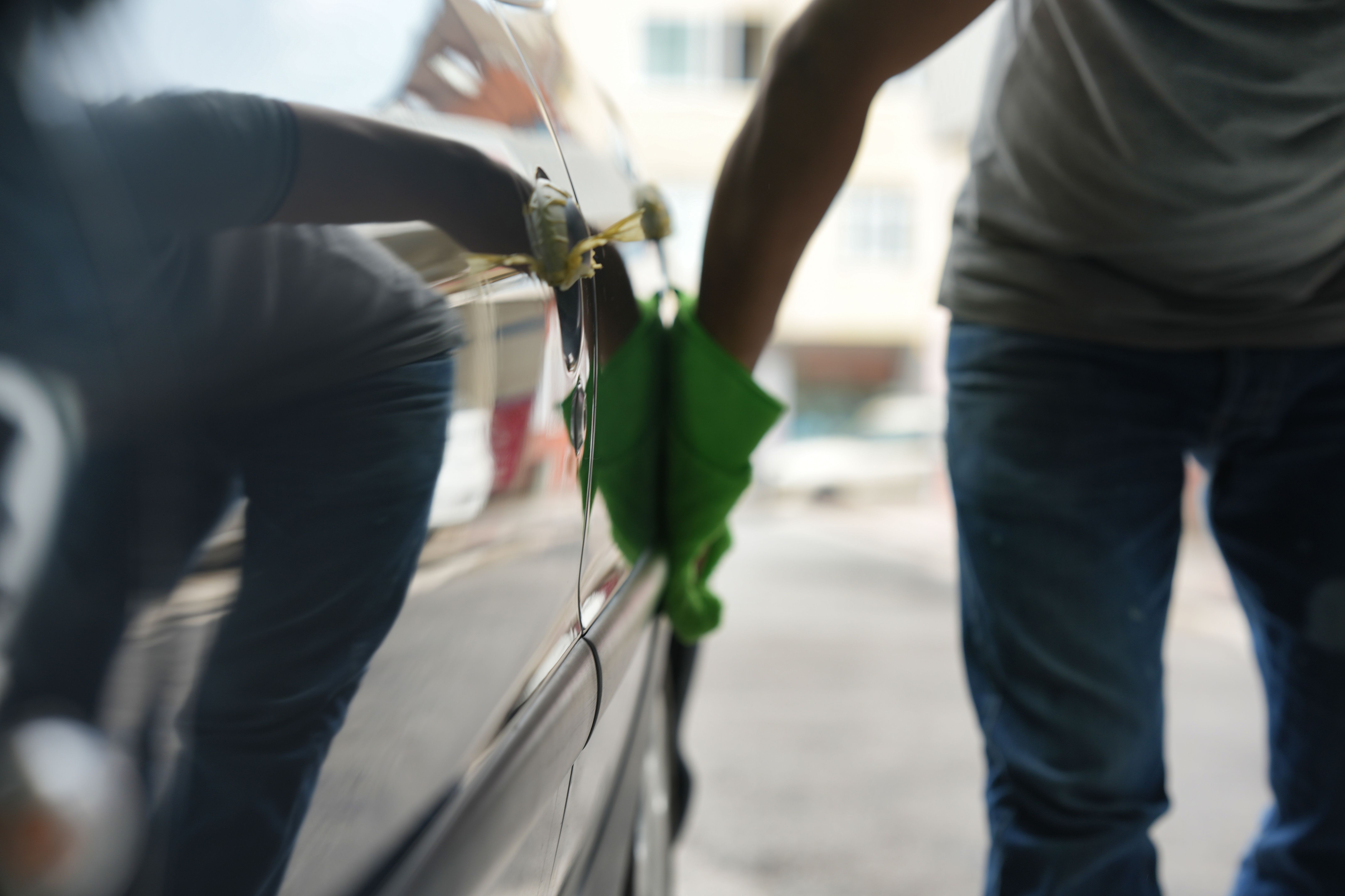 cleaning window tint