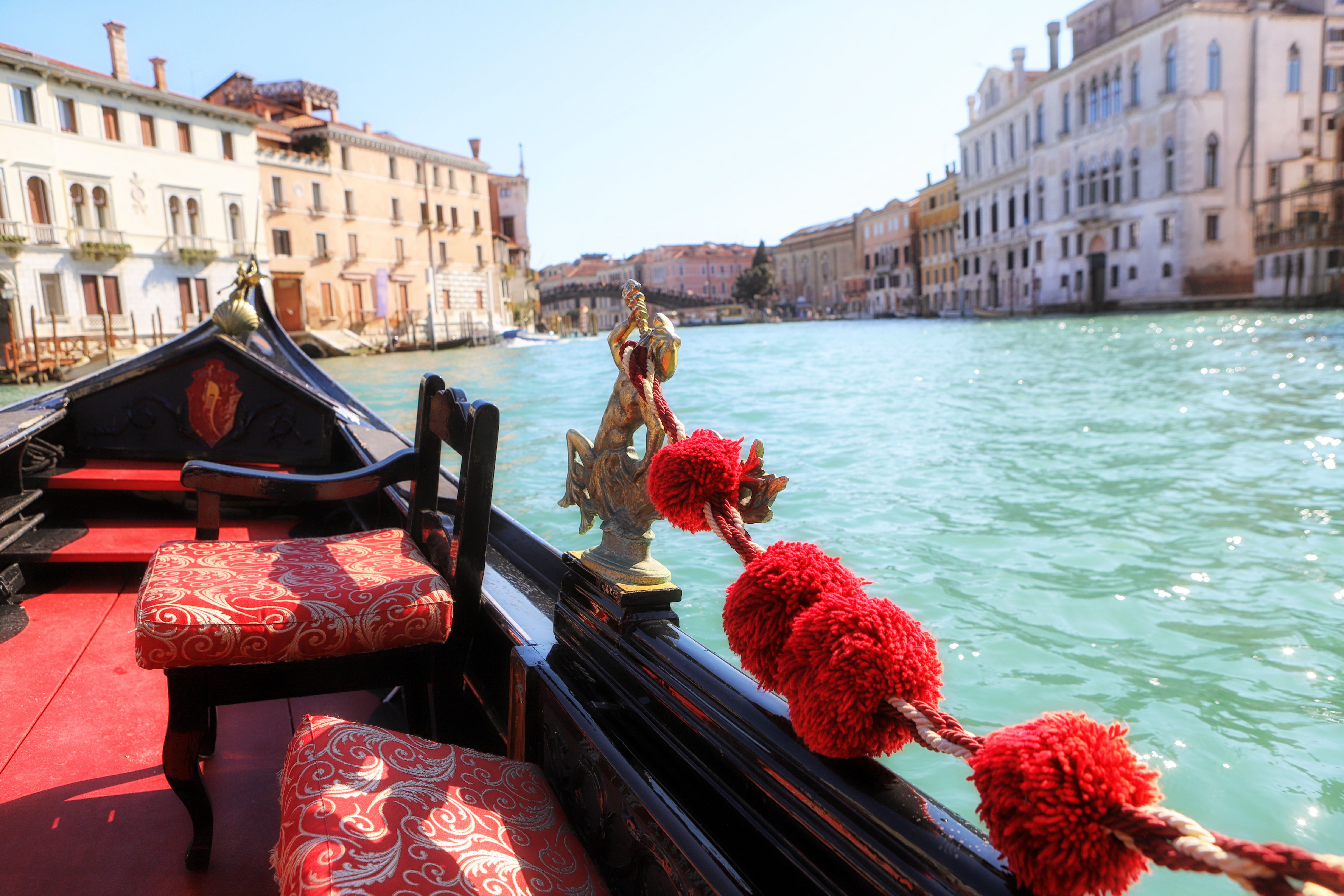 venice canal gondola