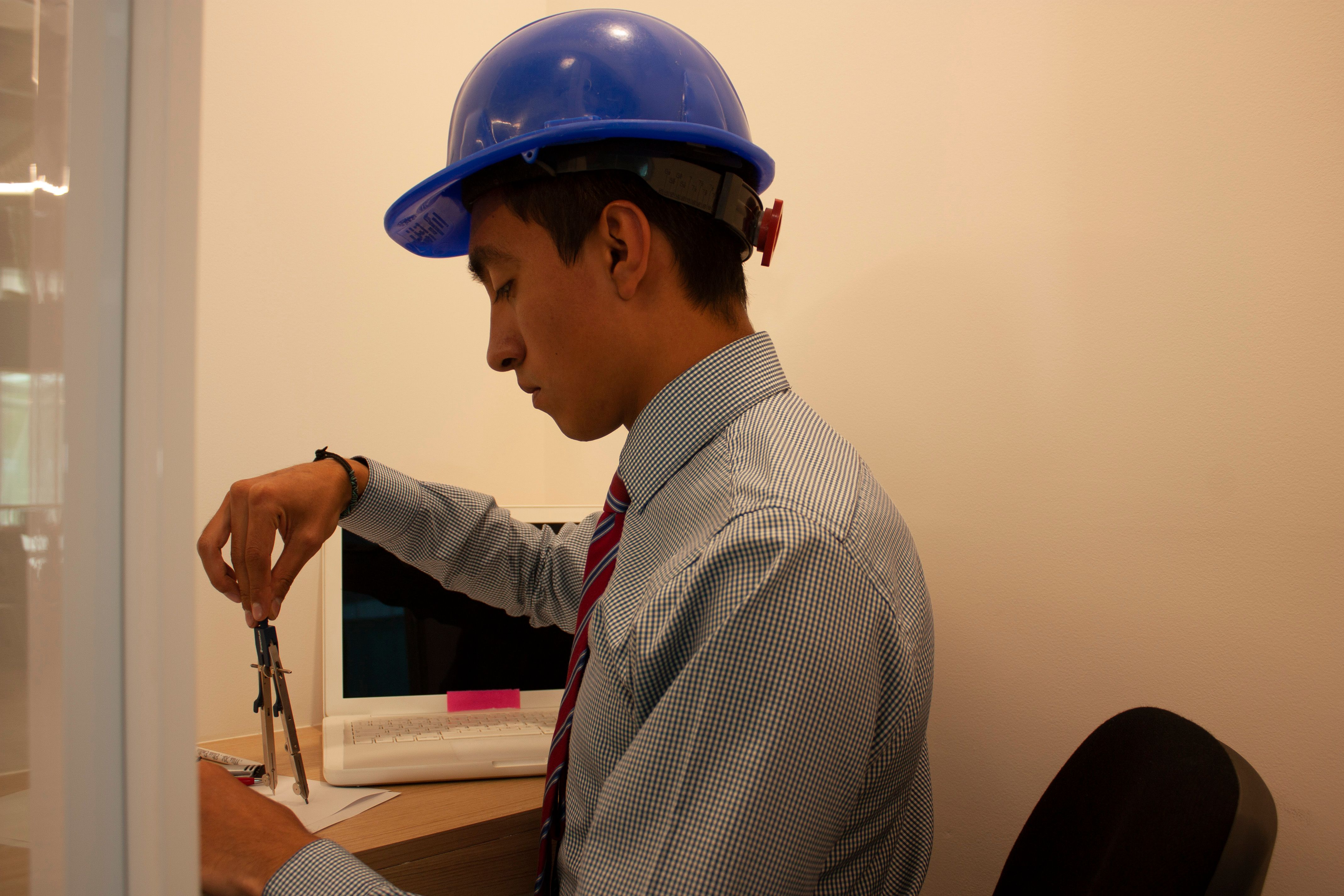 ingeniero trabajando