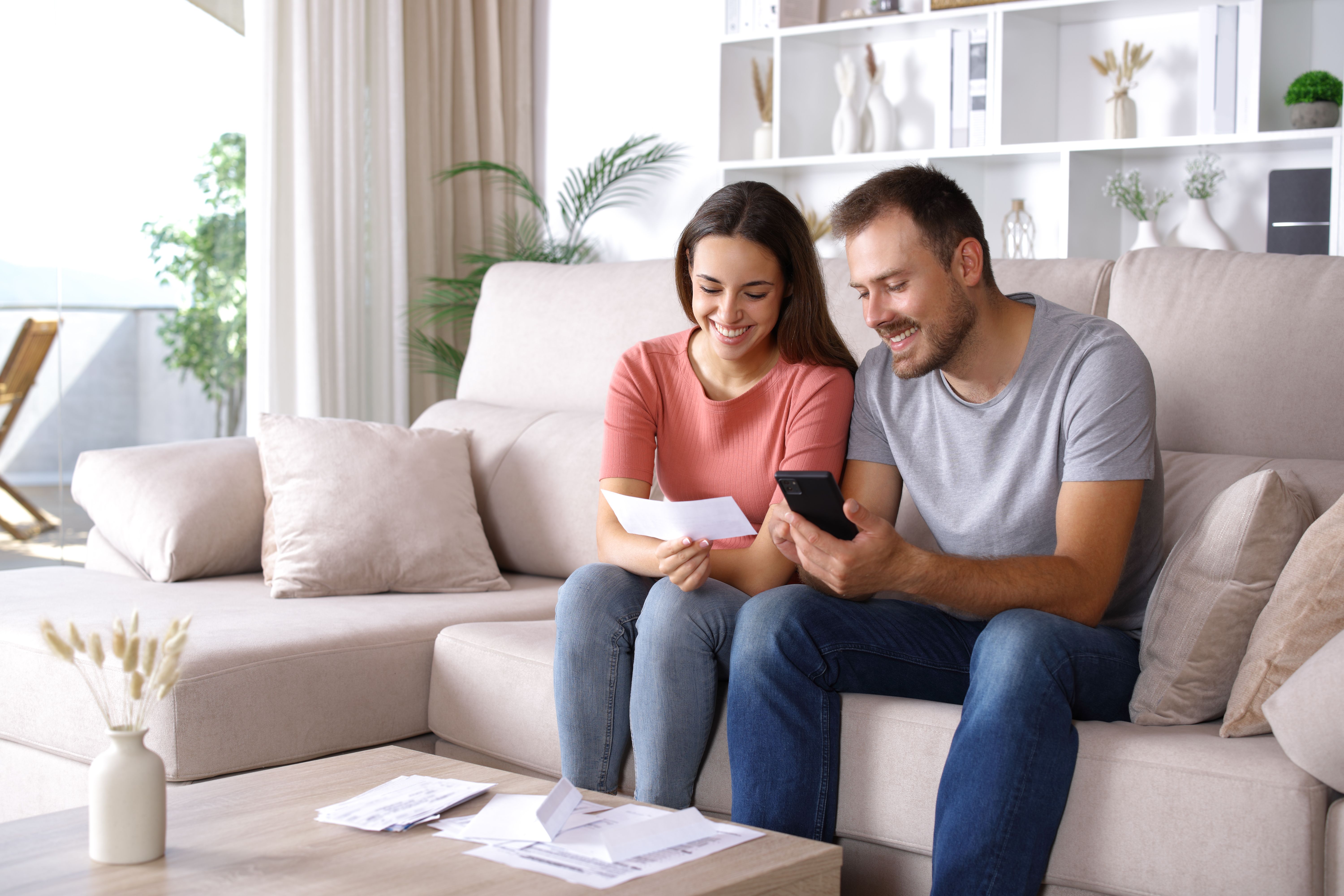 couple reading reviews