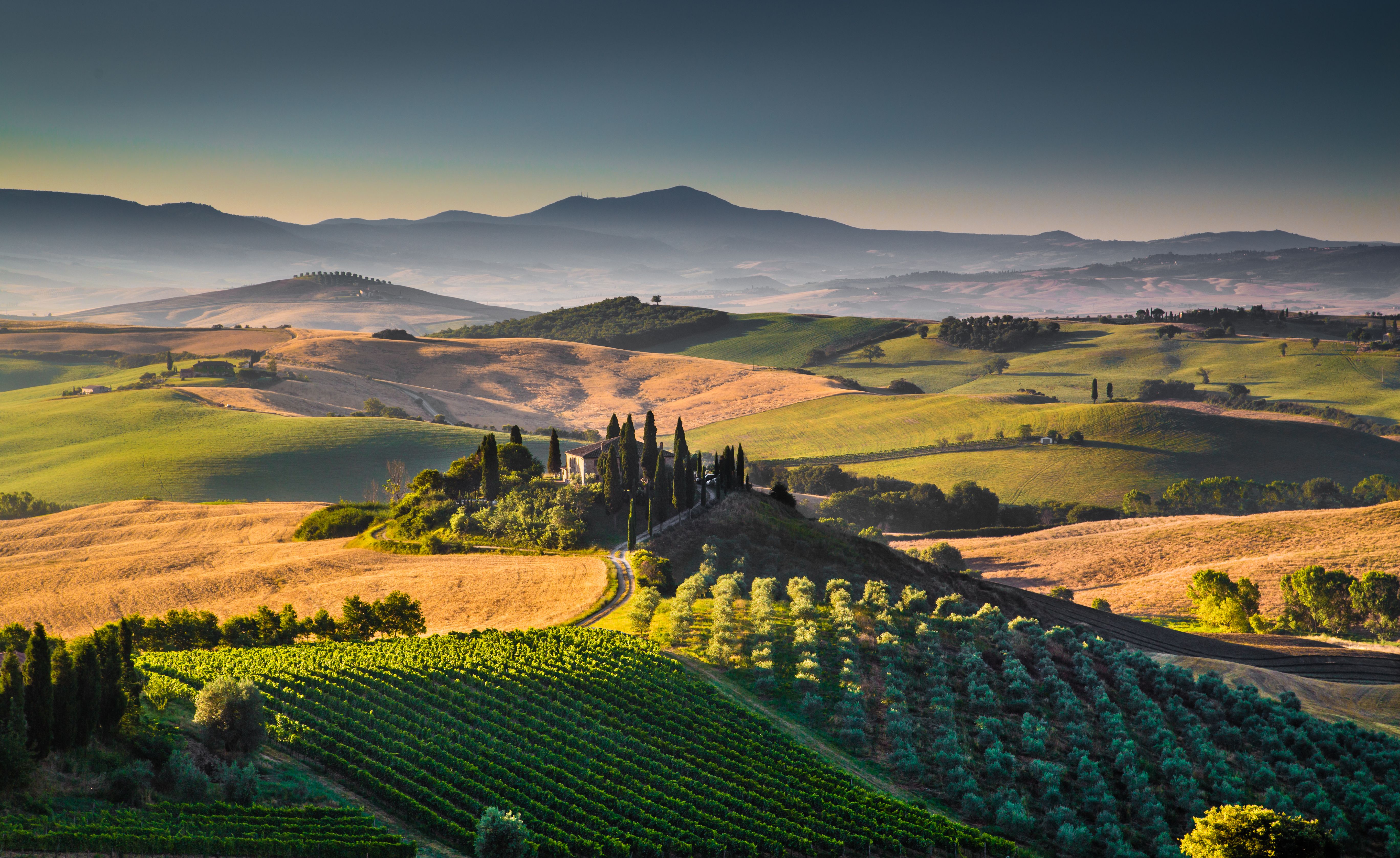rolling hills tuscany