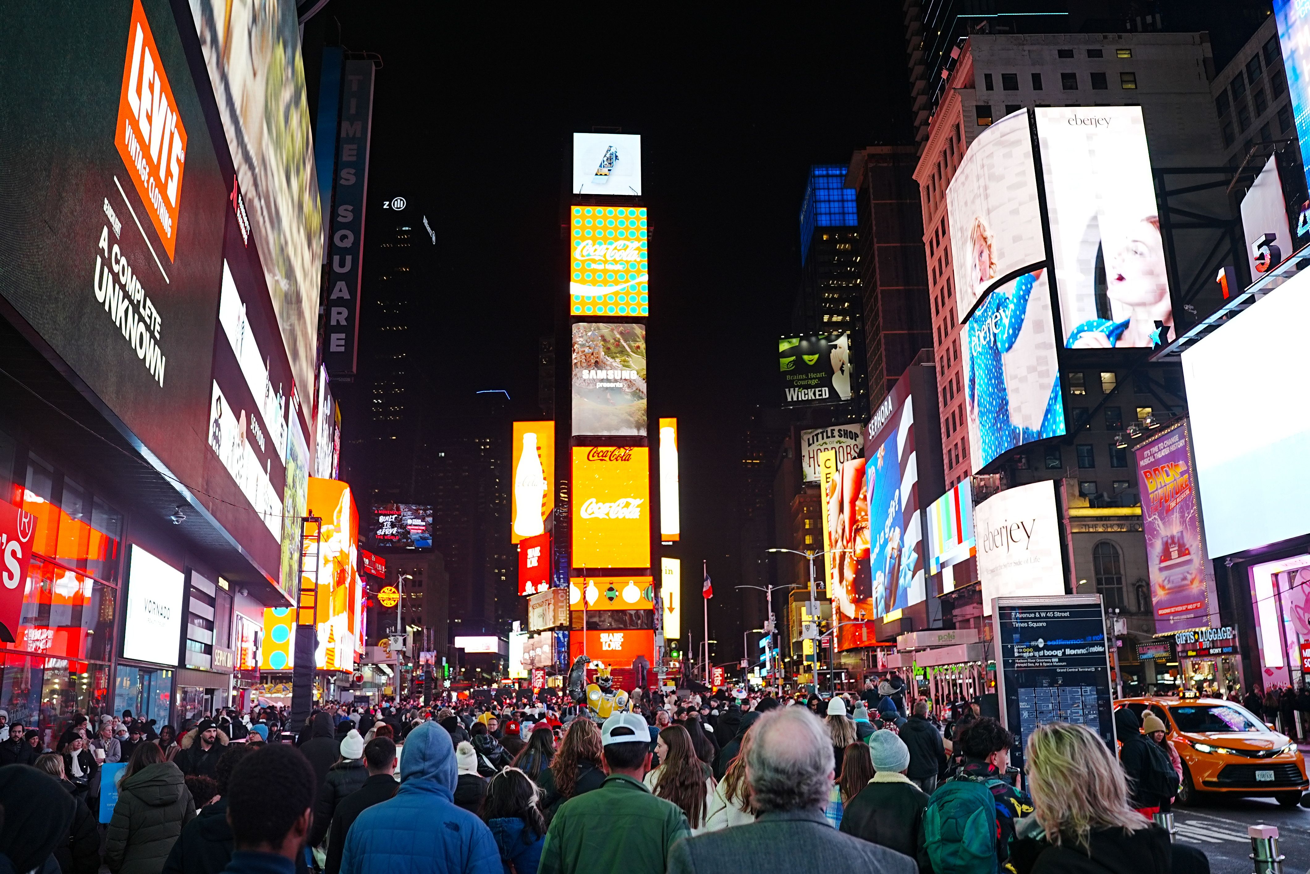 times square crowd