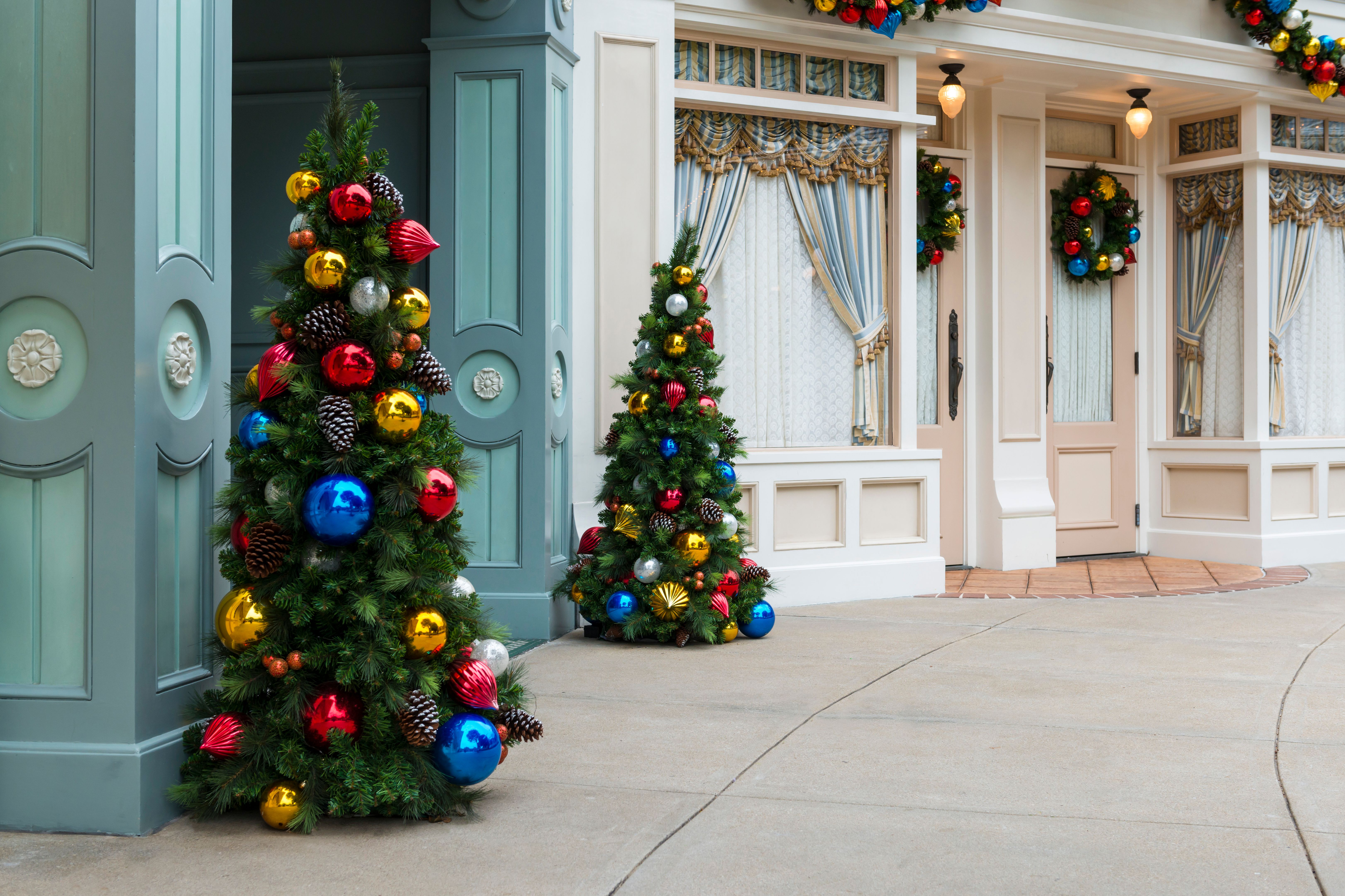 disney park decorations