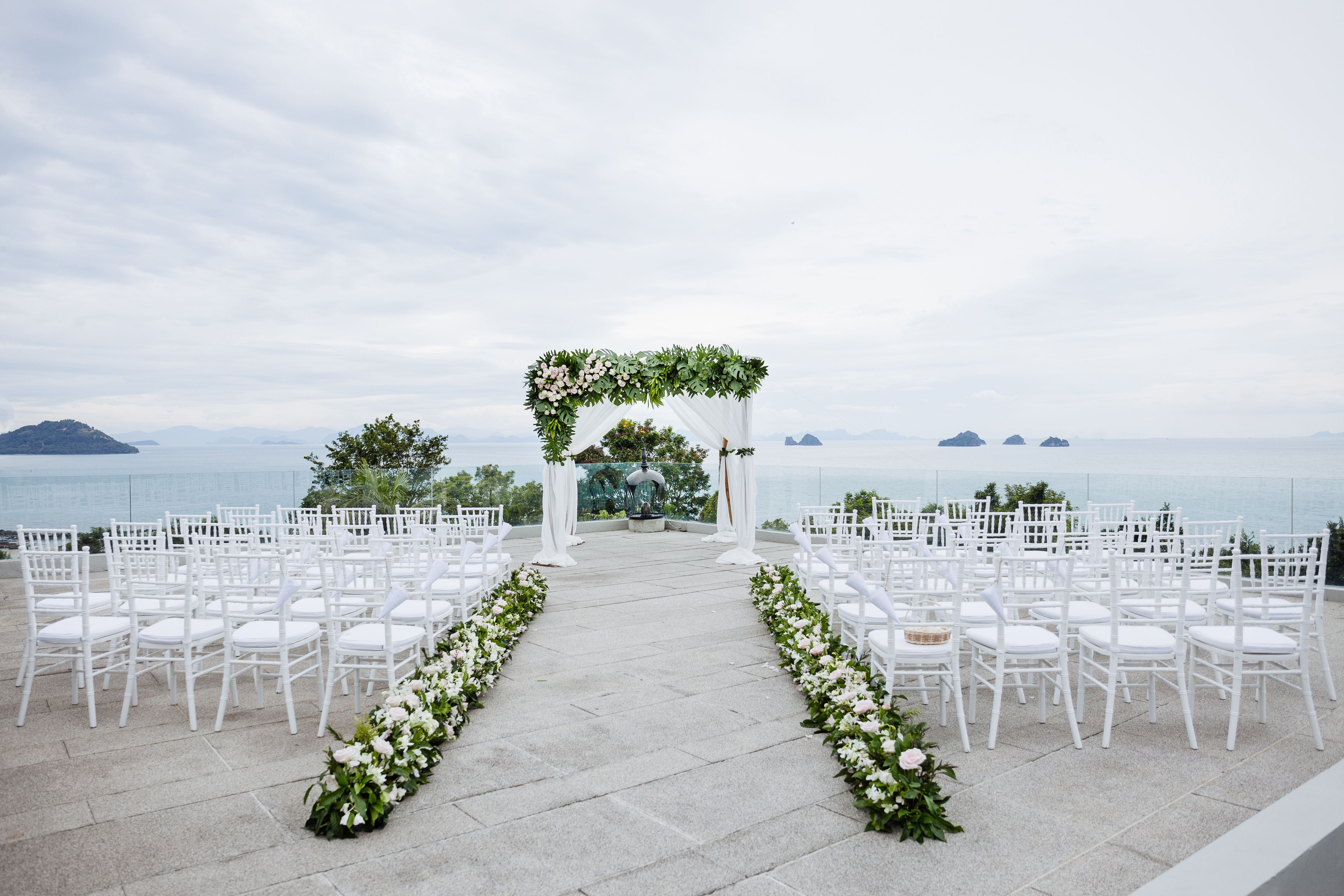 outdoor wedding seating