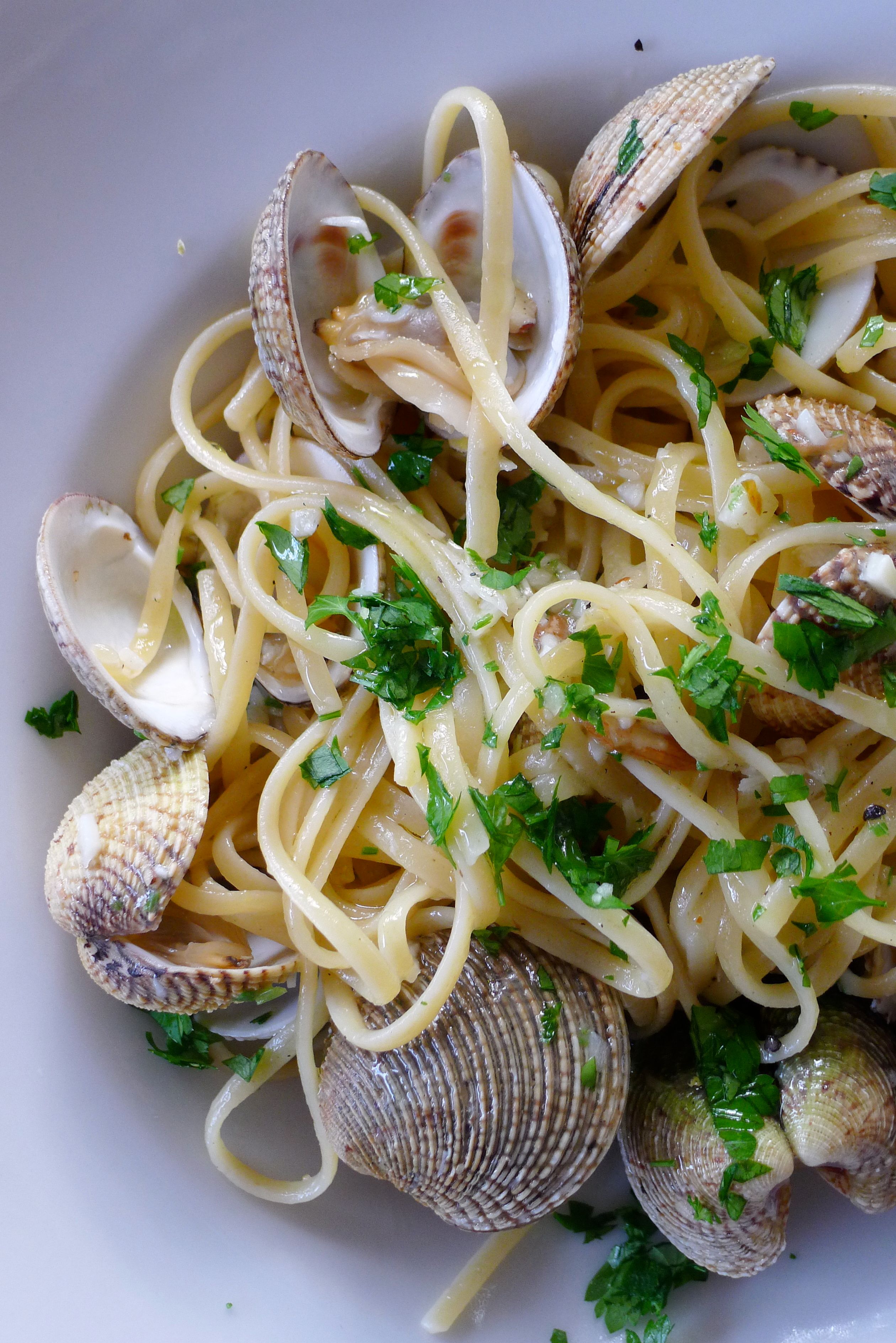Pasta di pesce con vongole Pasta di pesce con vongole