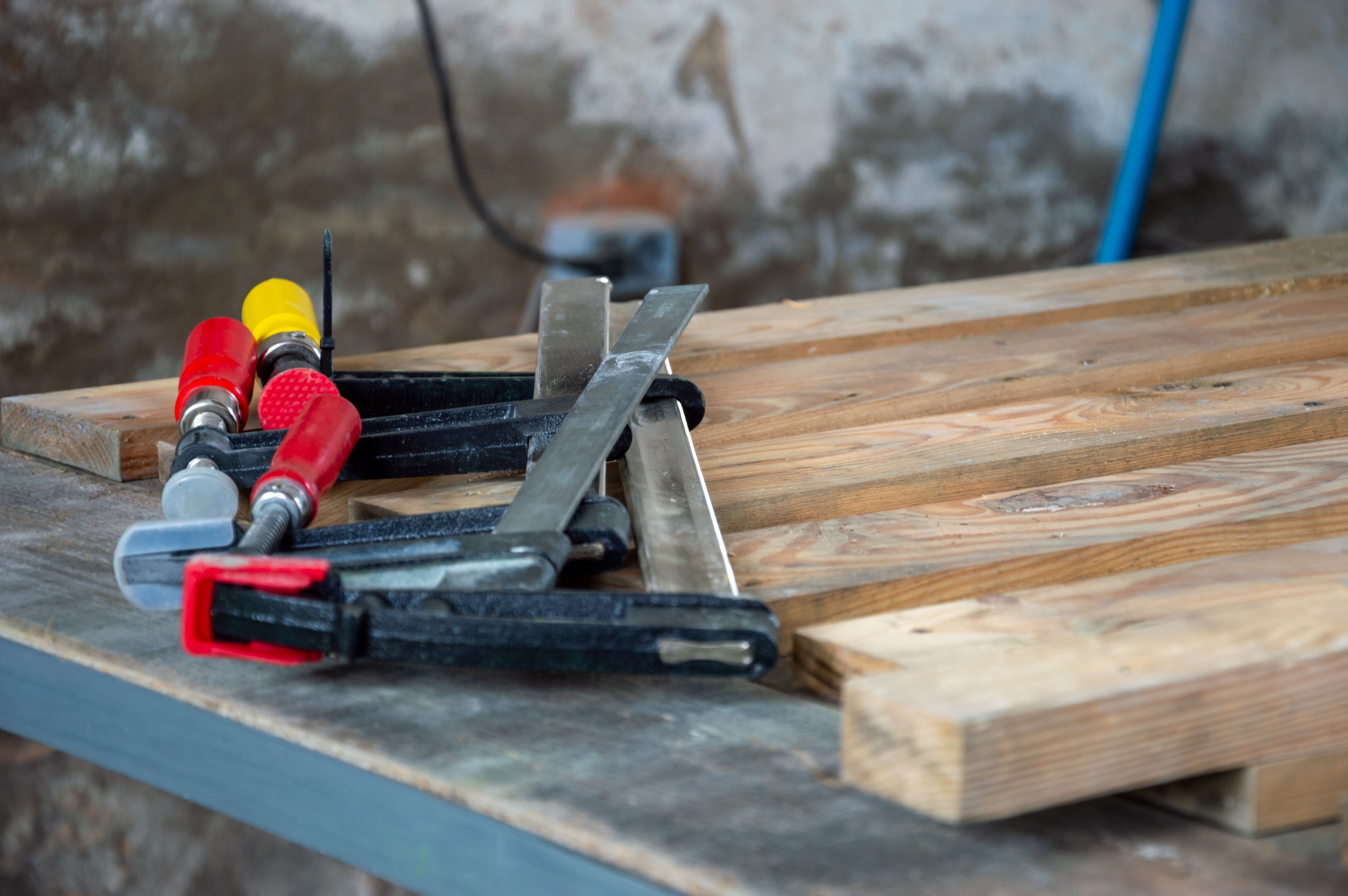 repairing wooden pallets