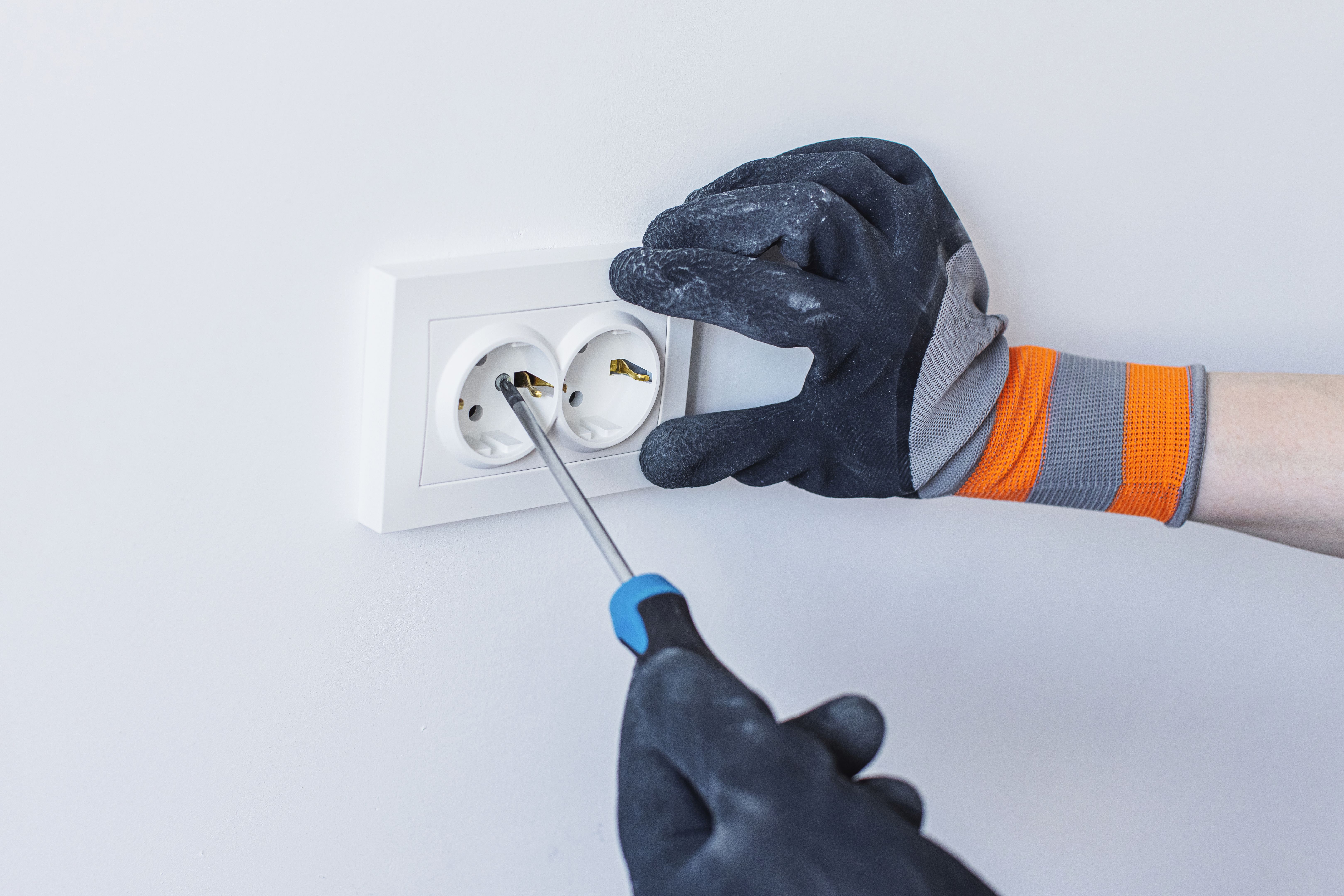 fixing electrical outlet