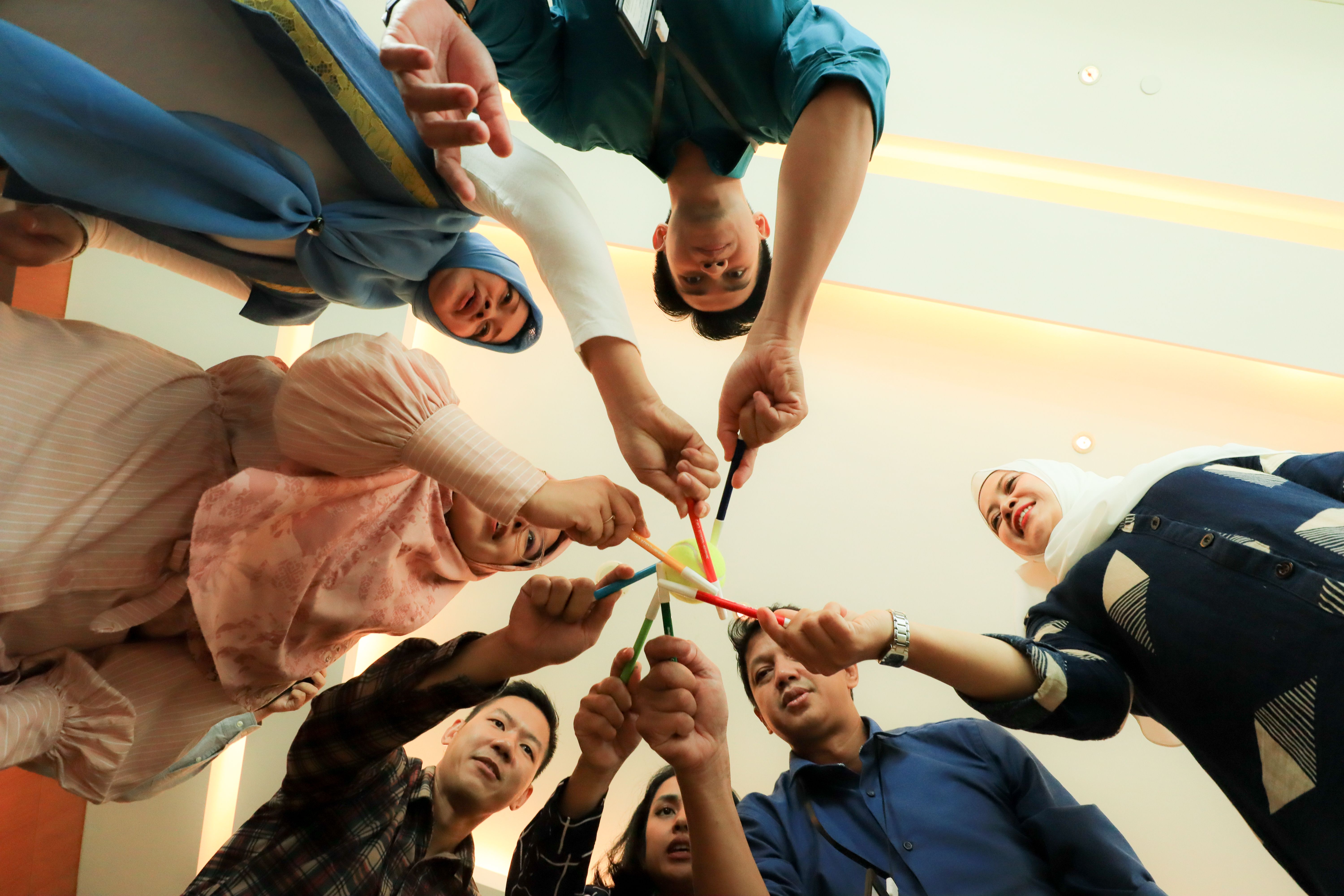 Moving ball with pen game Moving ball with pen game