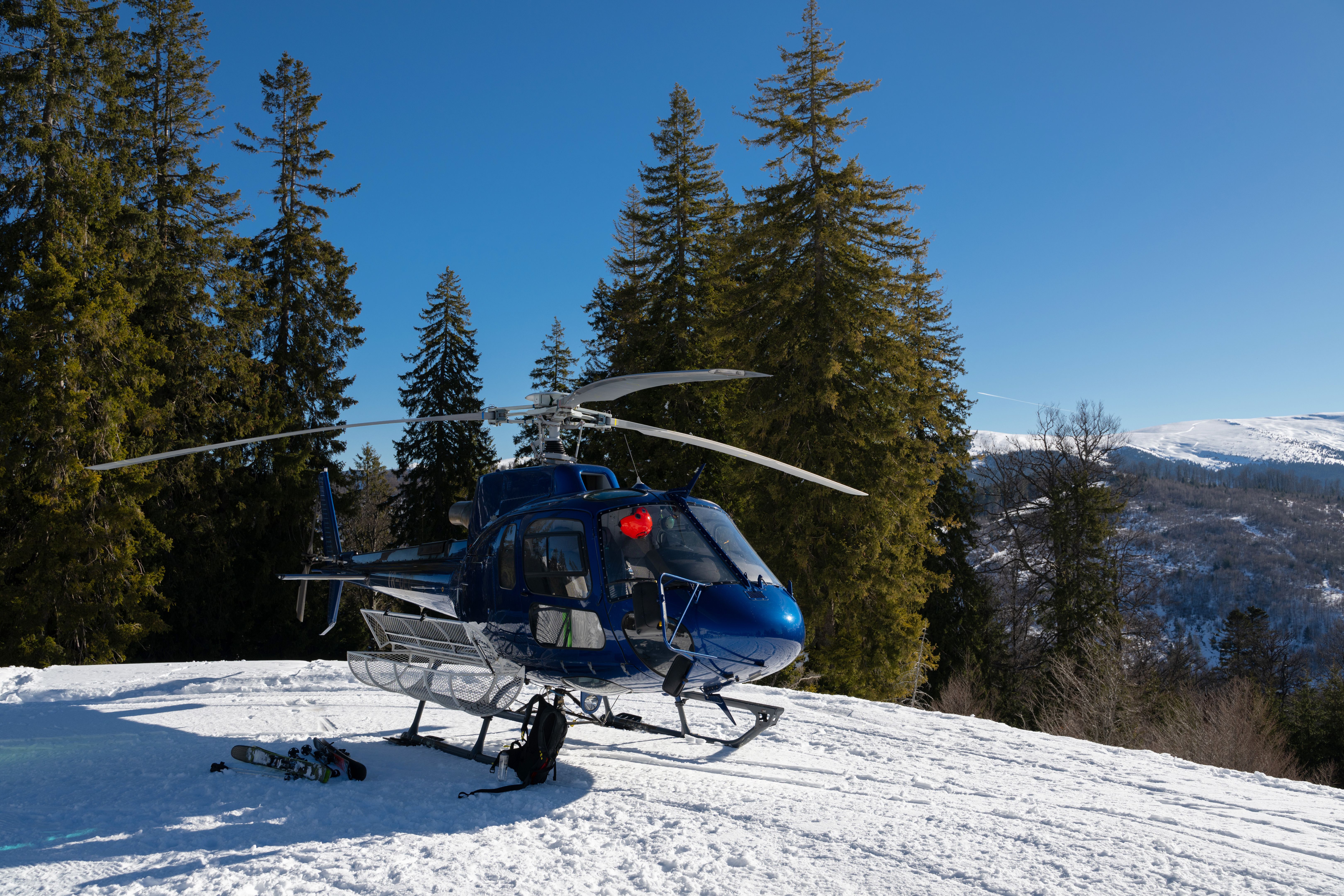 helicopter ski tour