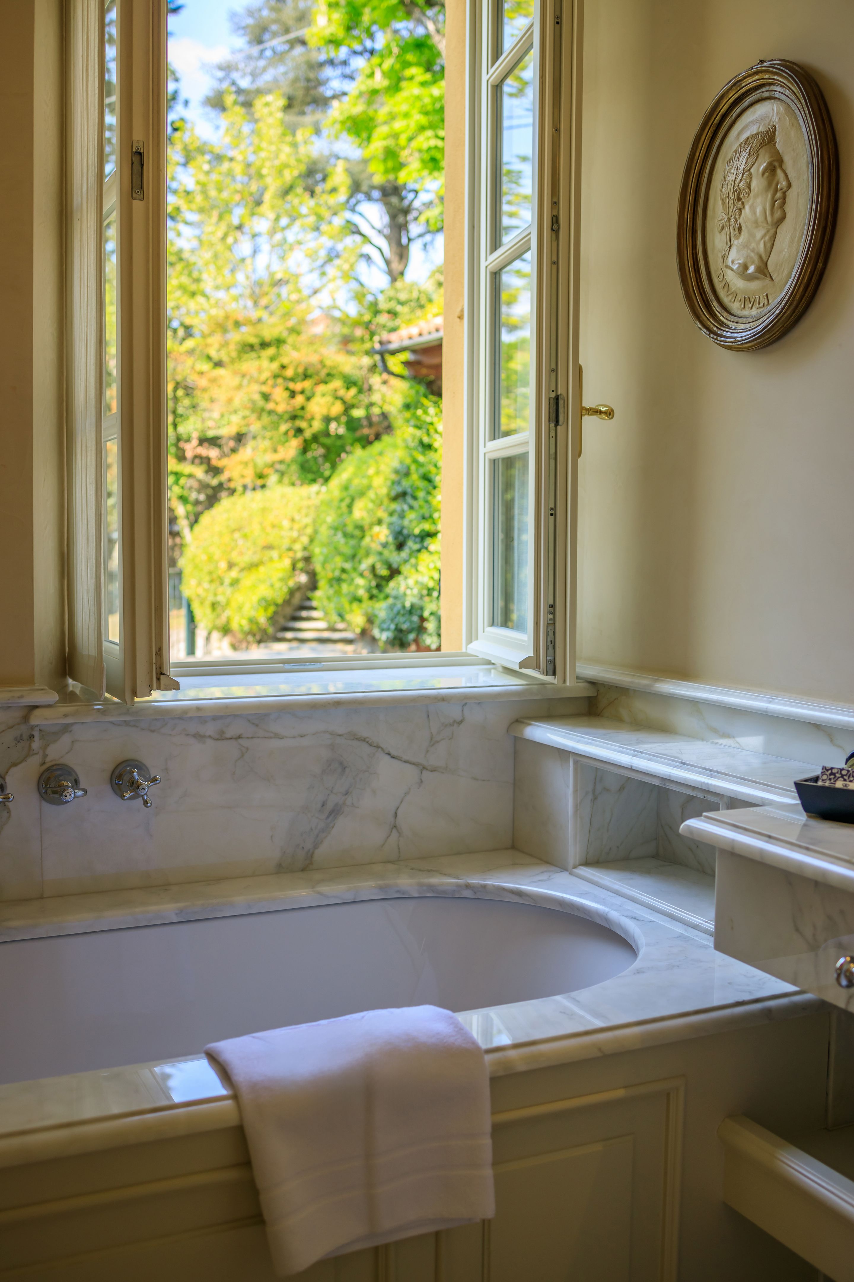 italian villa amenities