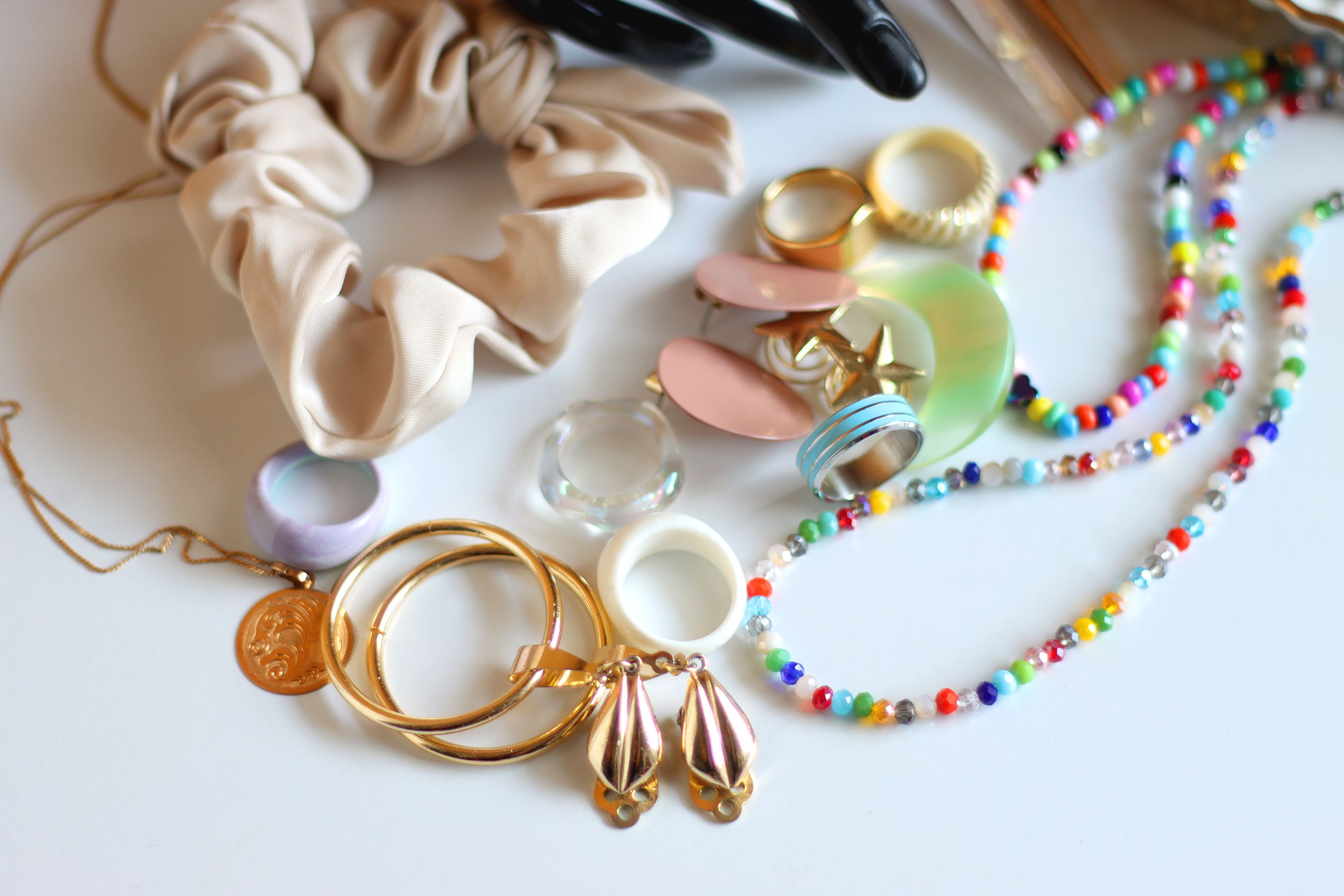 minimalist hair clips