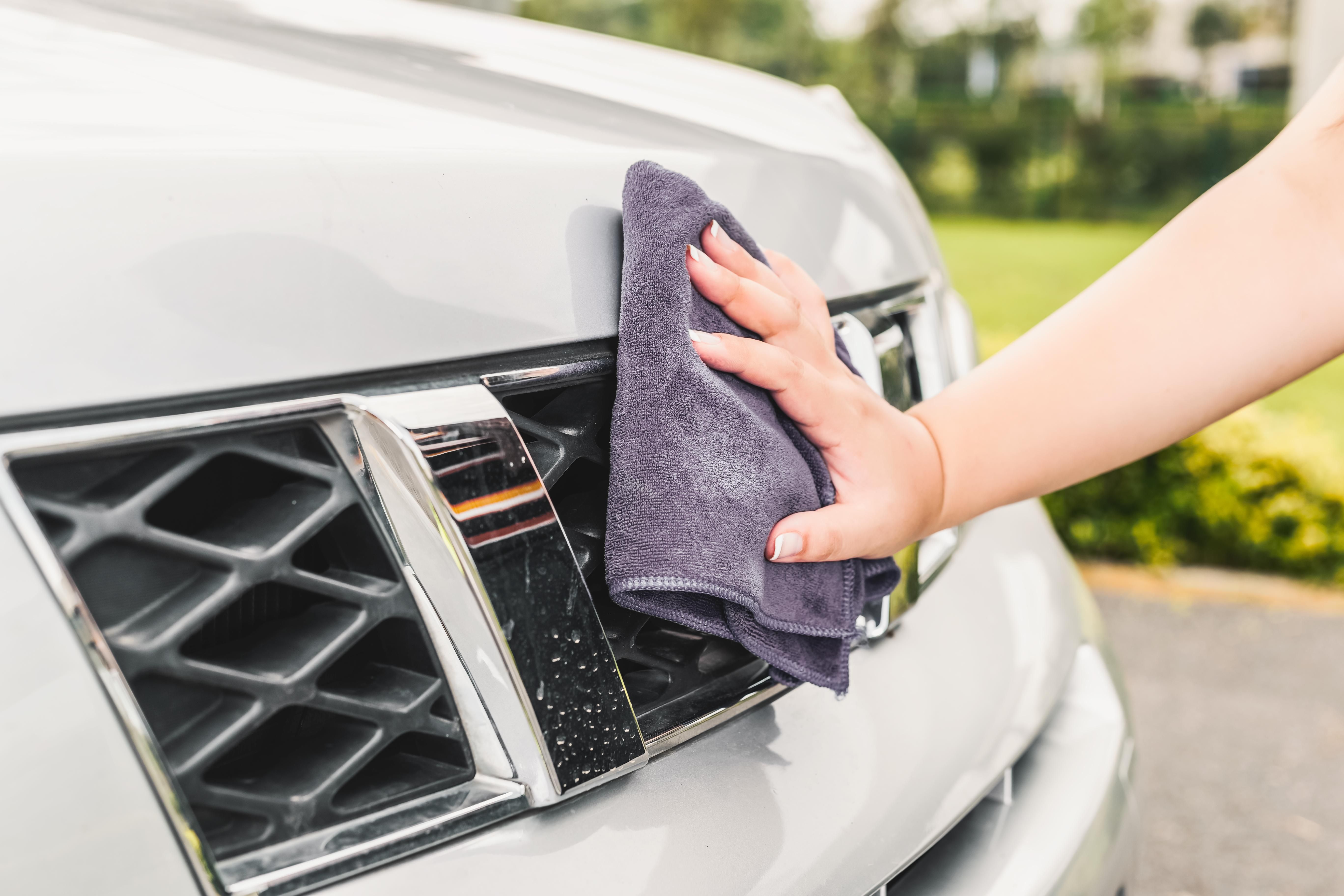 Car wash with microfiber cloth