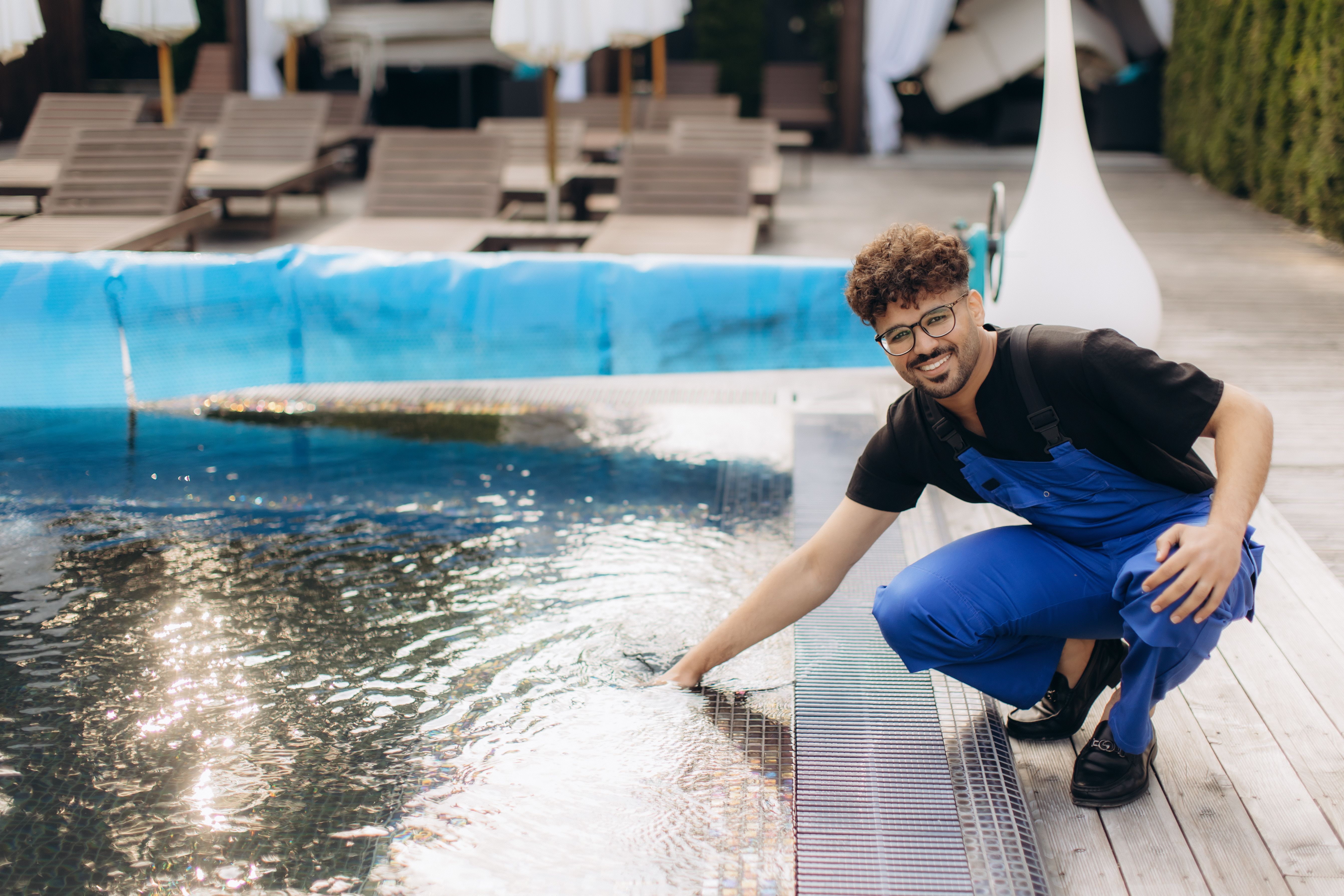 commercial pool maintenance