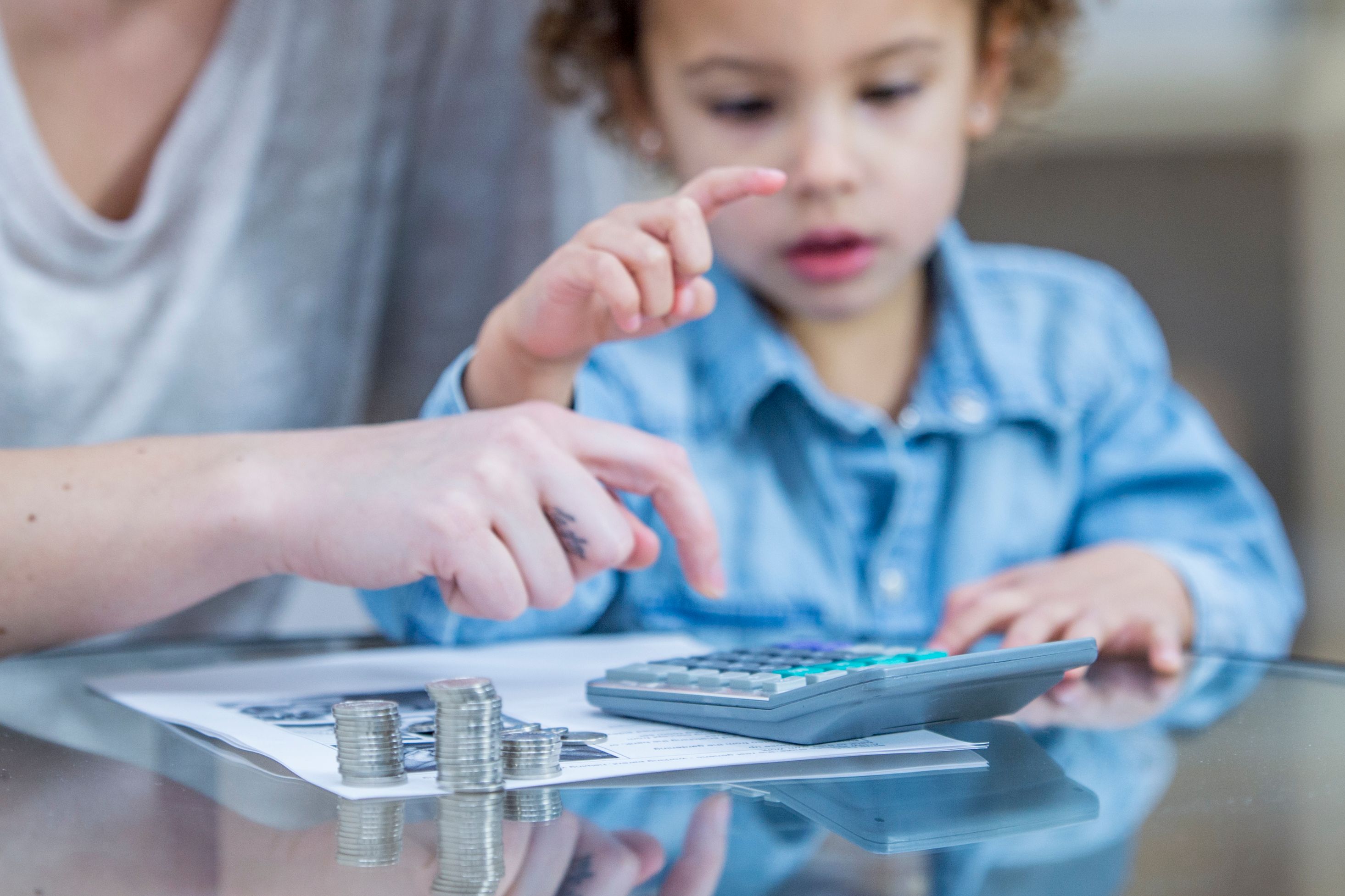 child learning money