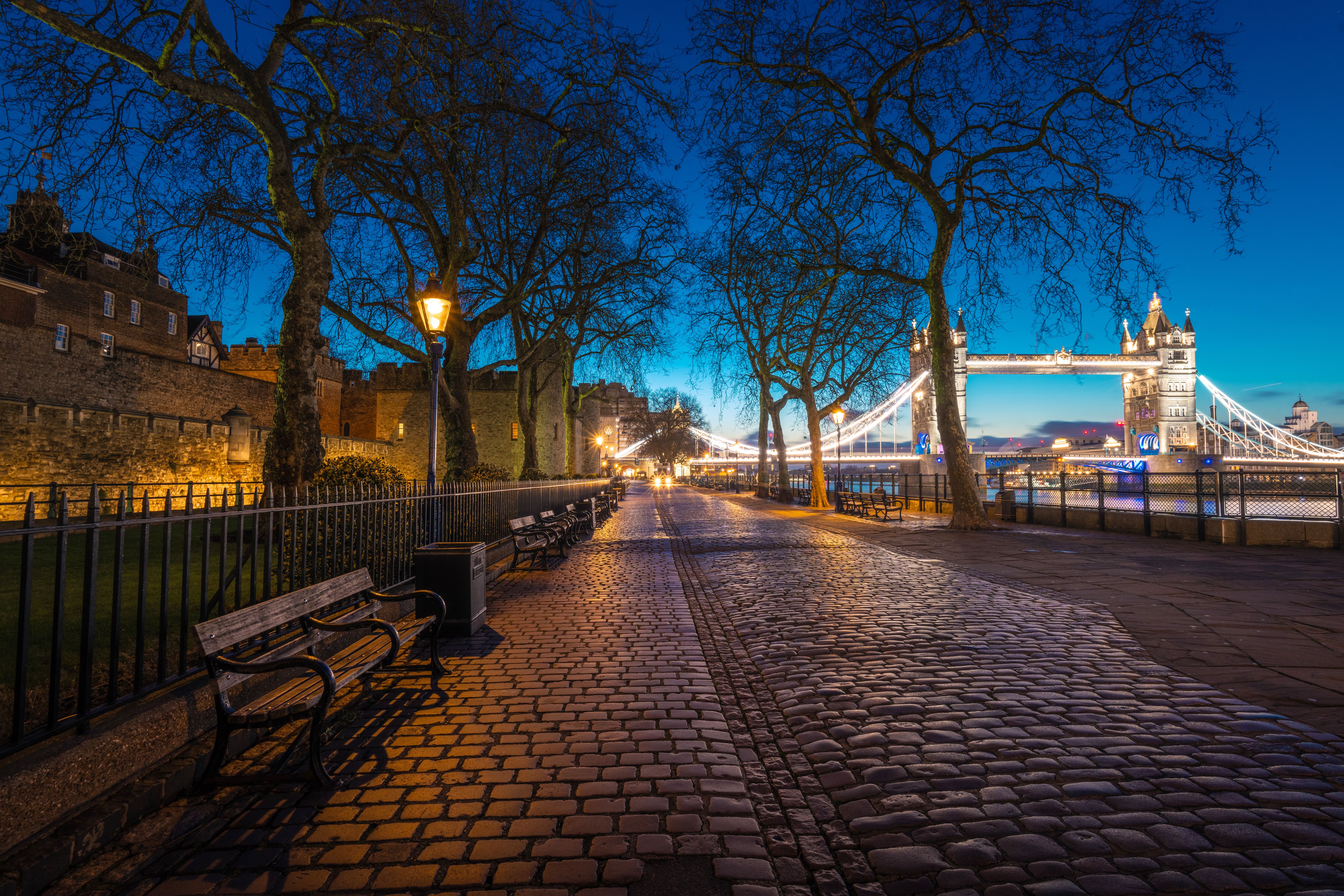 tower bridge night