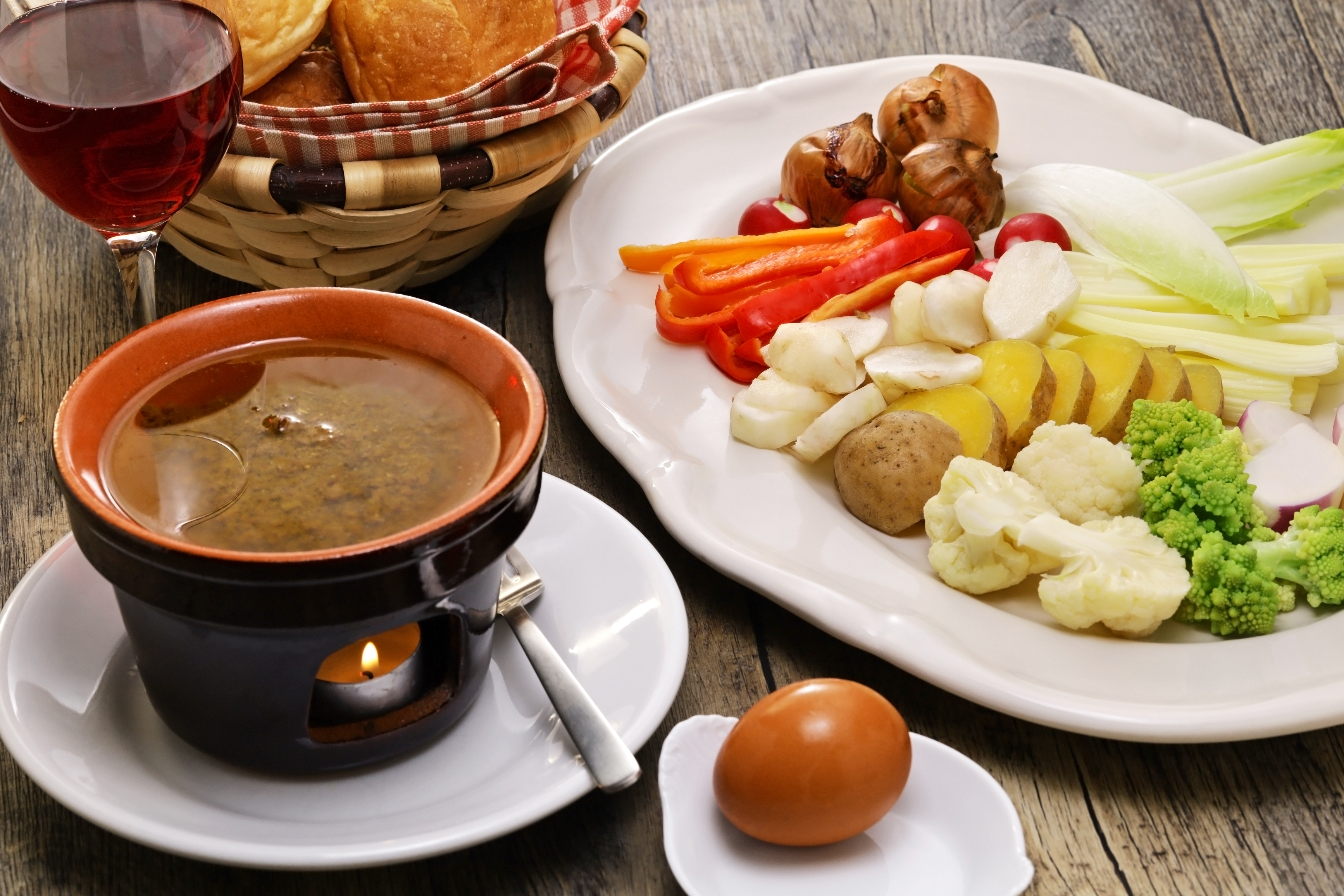 Bagna cauda(Italian Piedmont cuisine)&nbsp;&nbsp;is a hot dip made from garlic and anchovies.