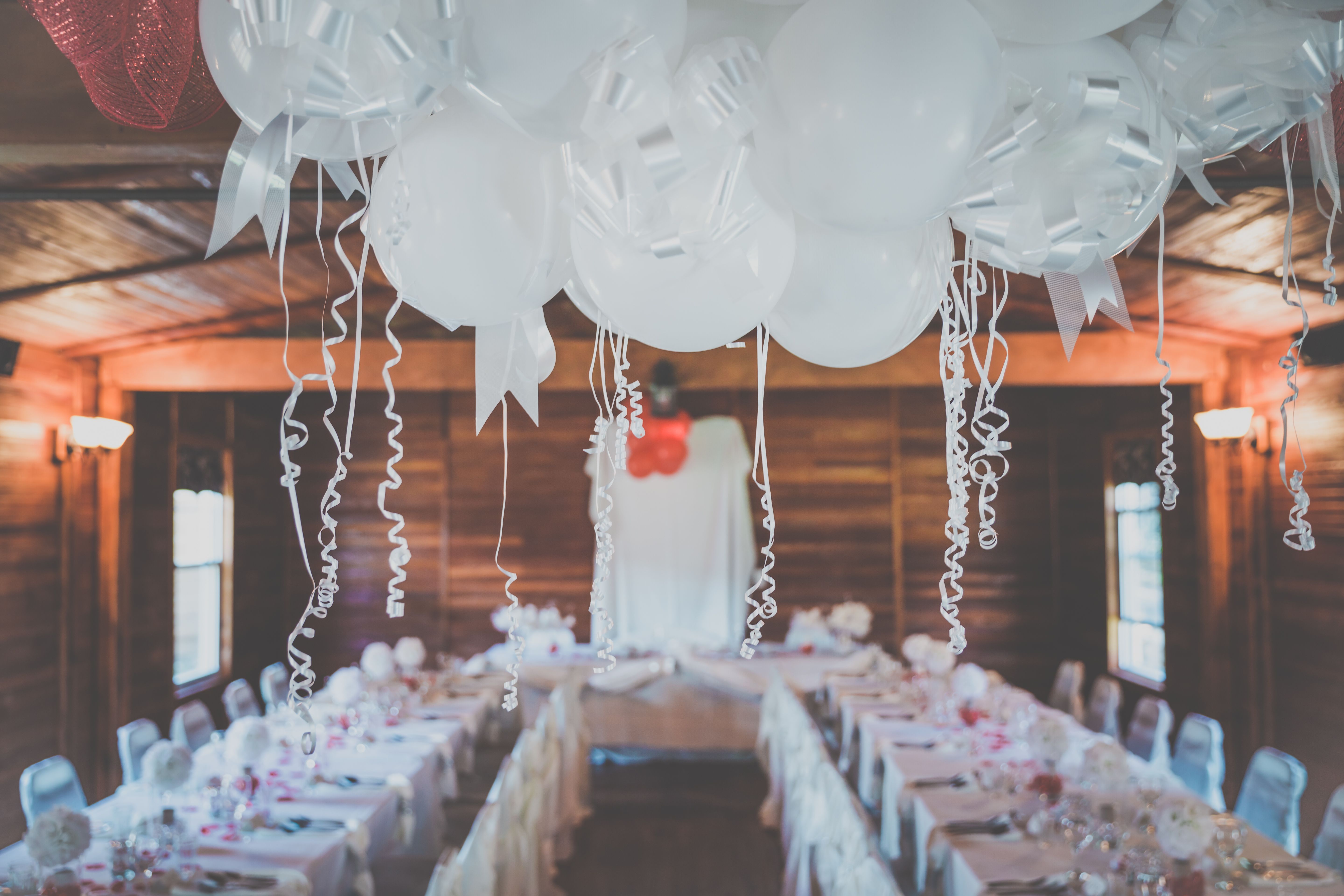 balloon wedding decor