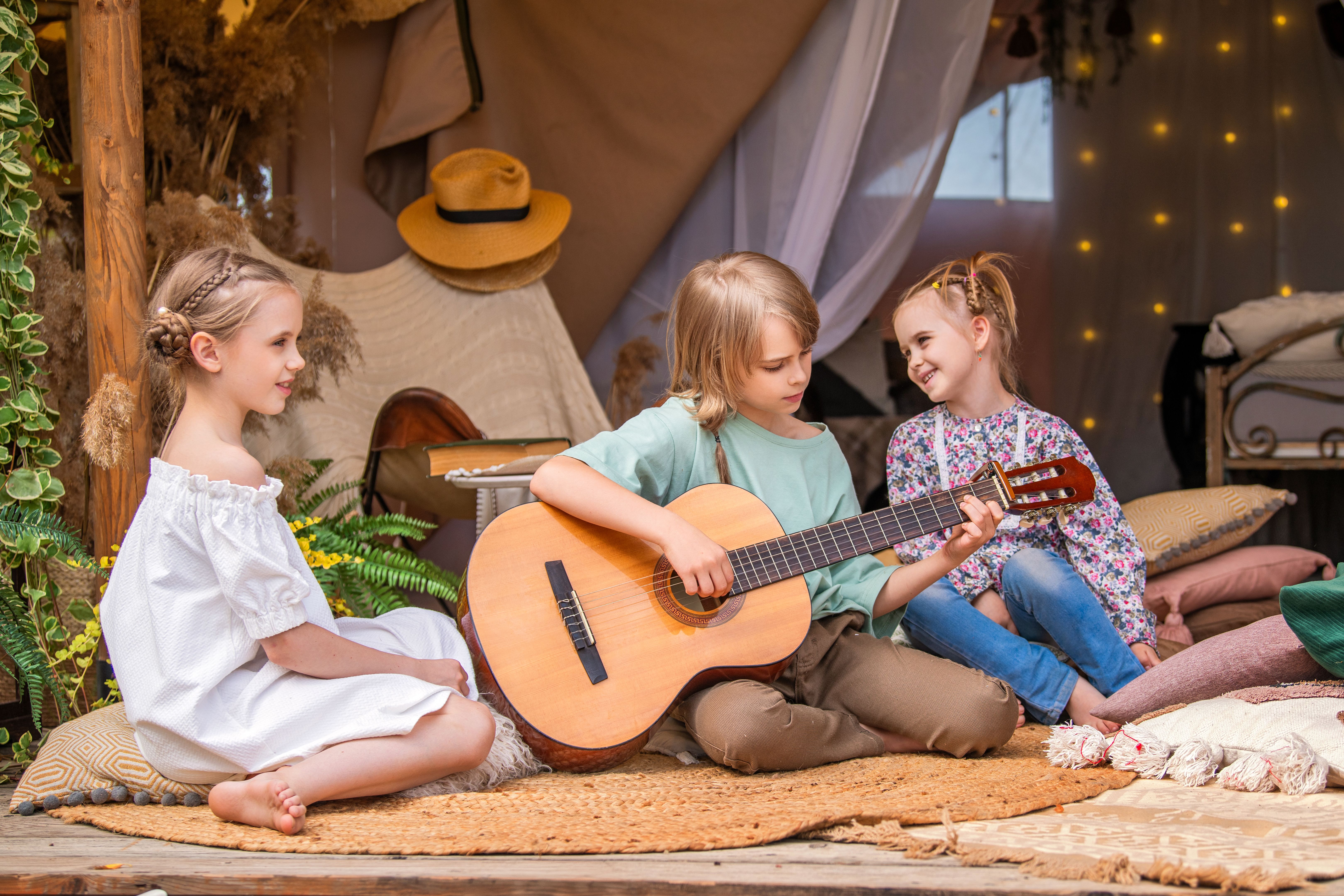 children group guitar