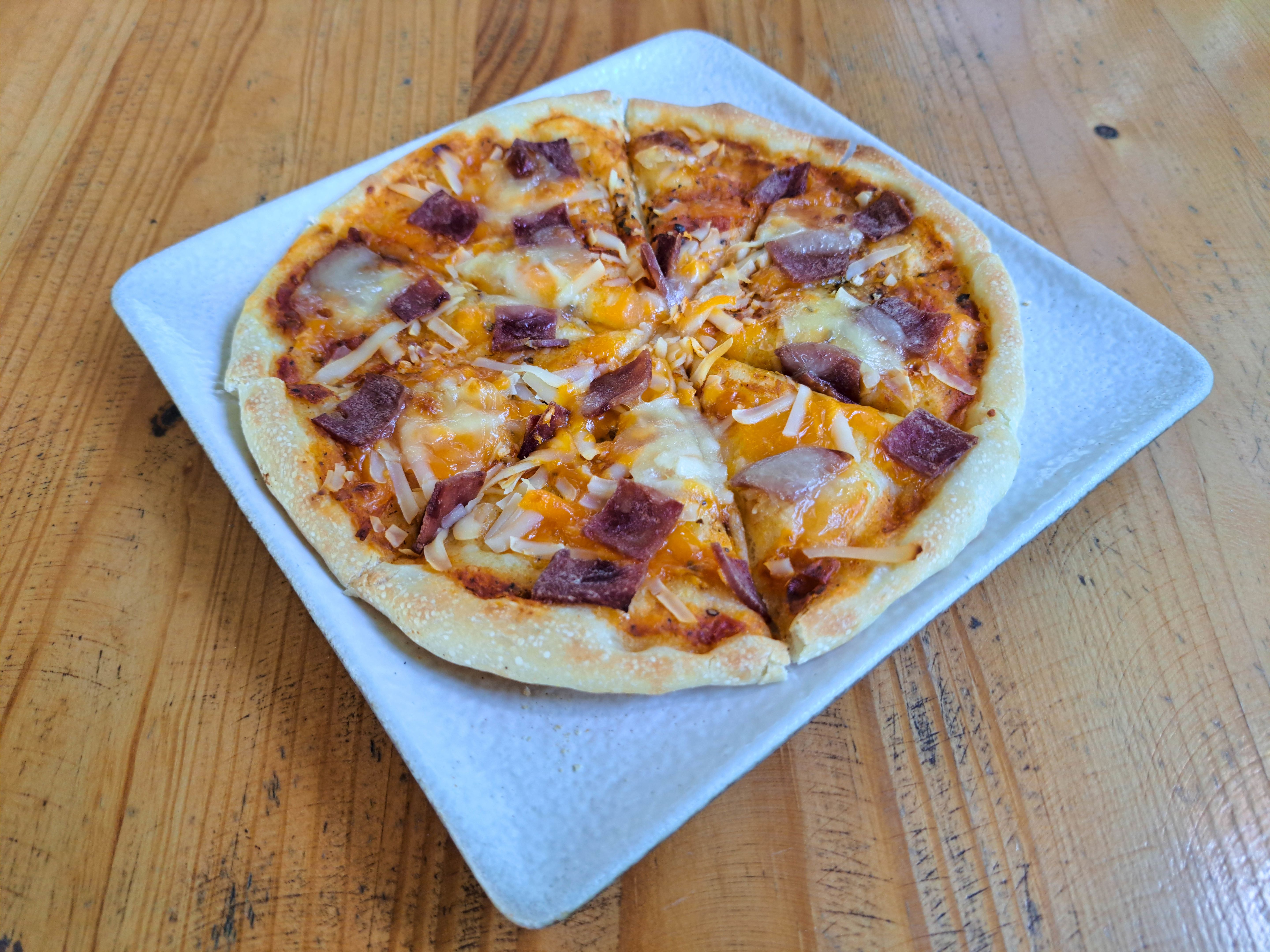 spicy bacon pizza