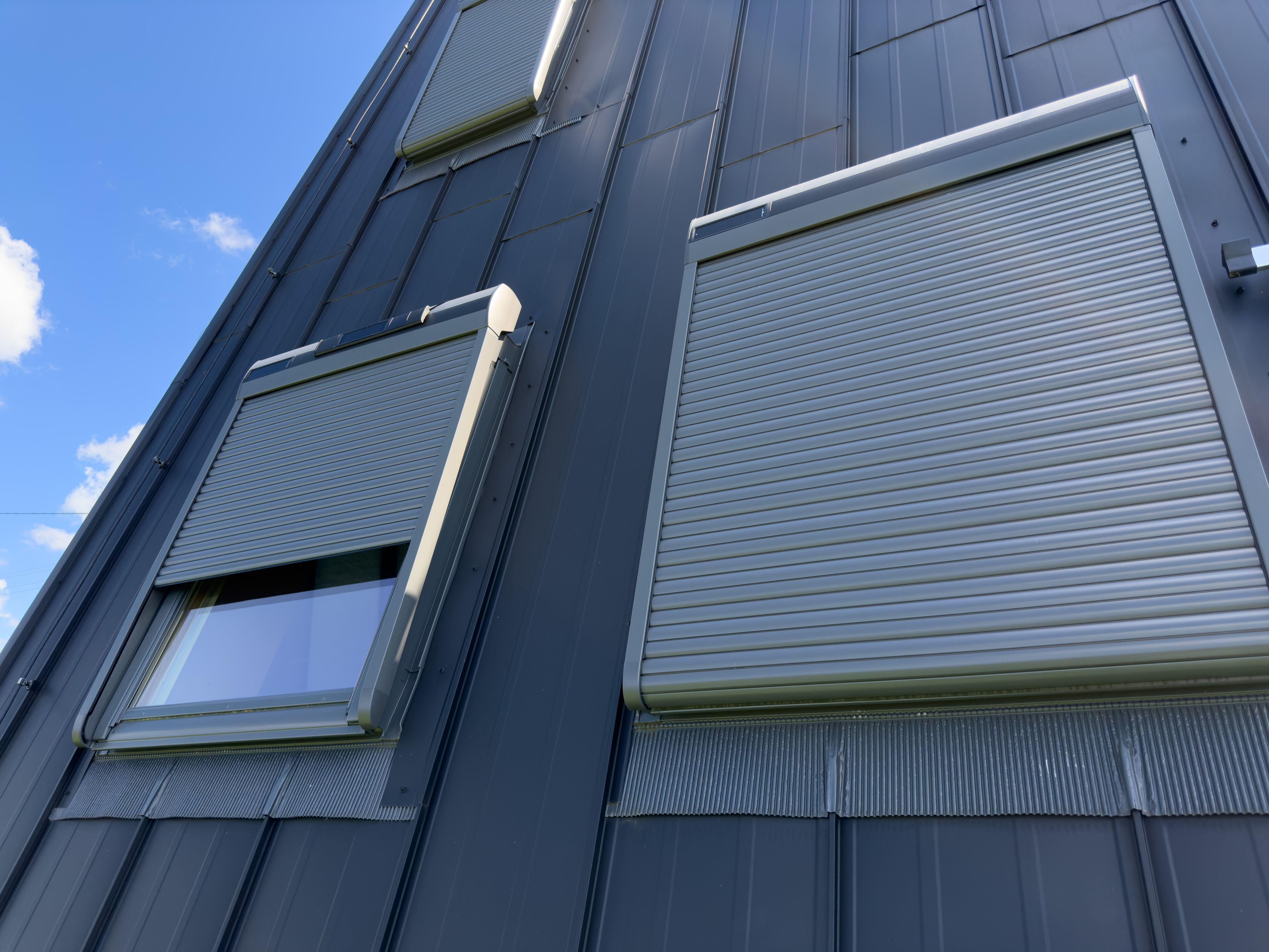 noisy roller shutter