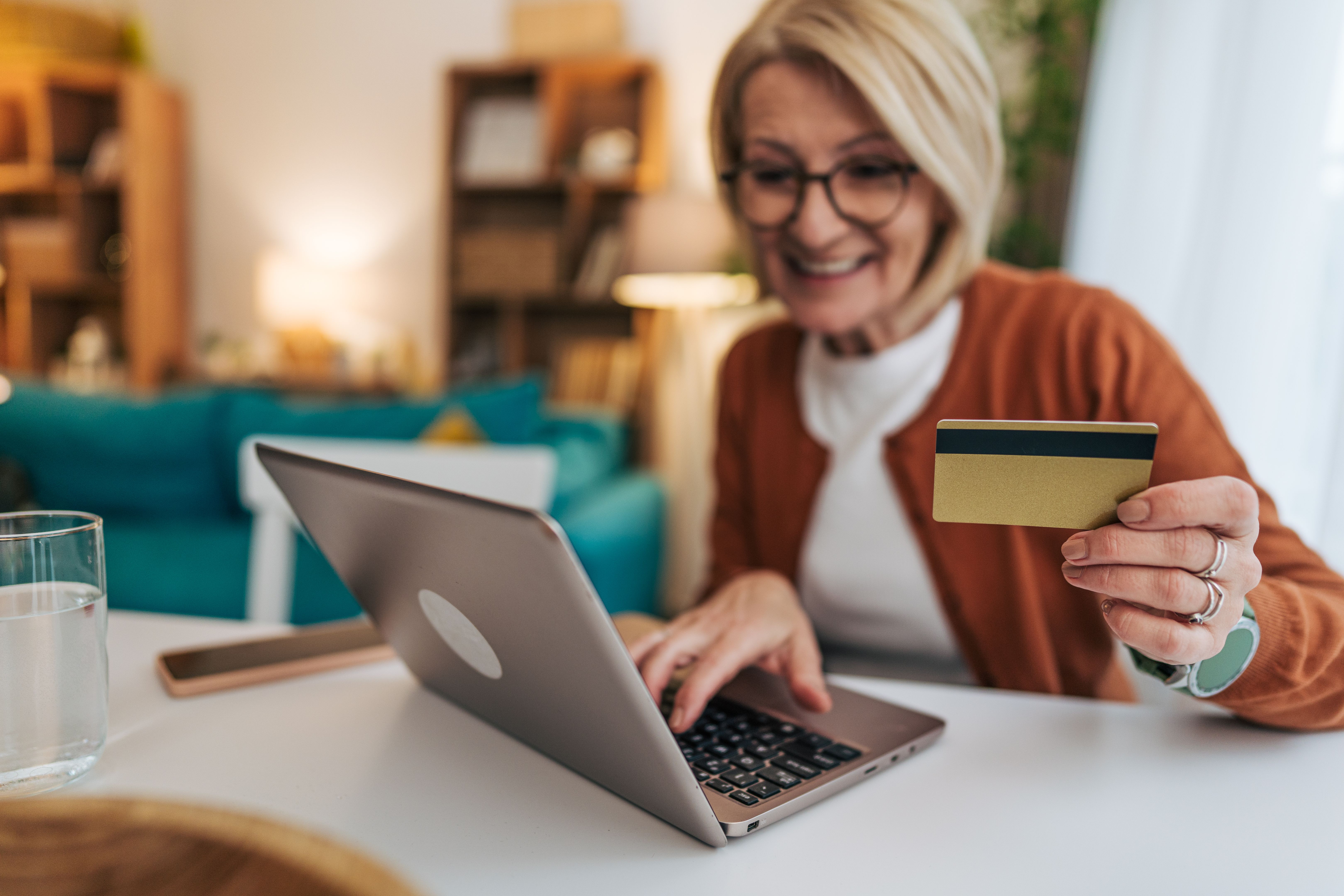 senior online shopping