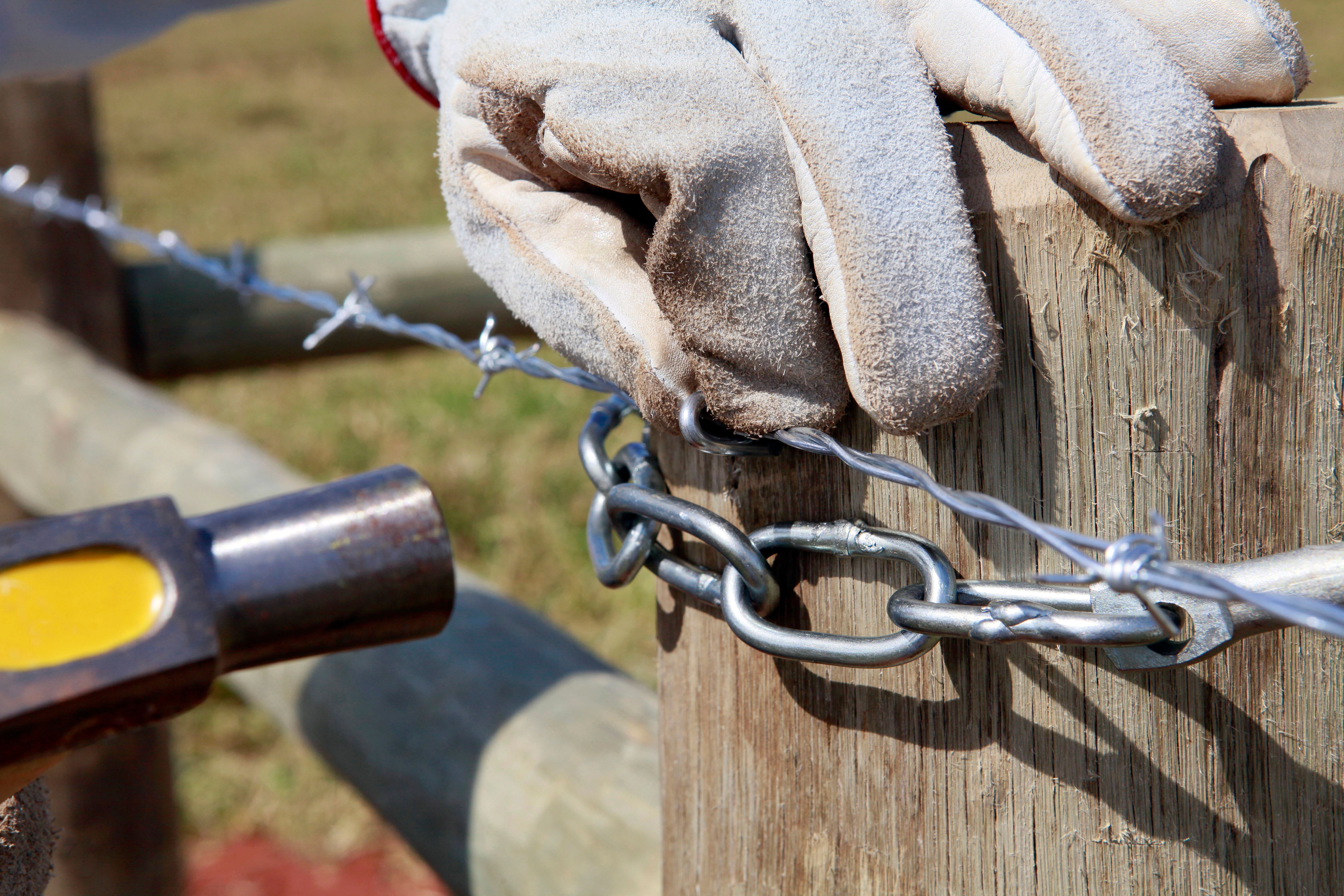 fence repair tools