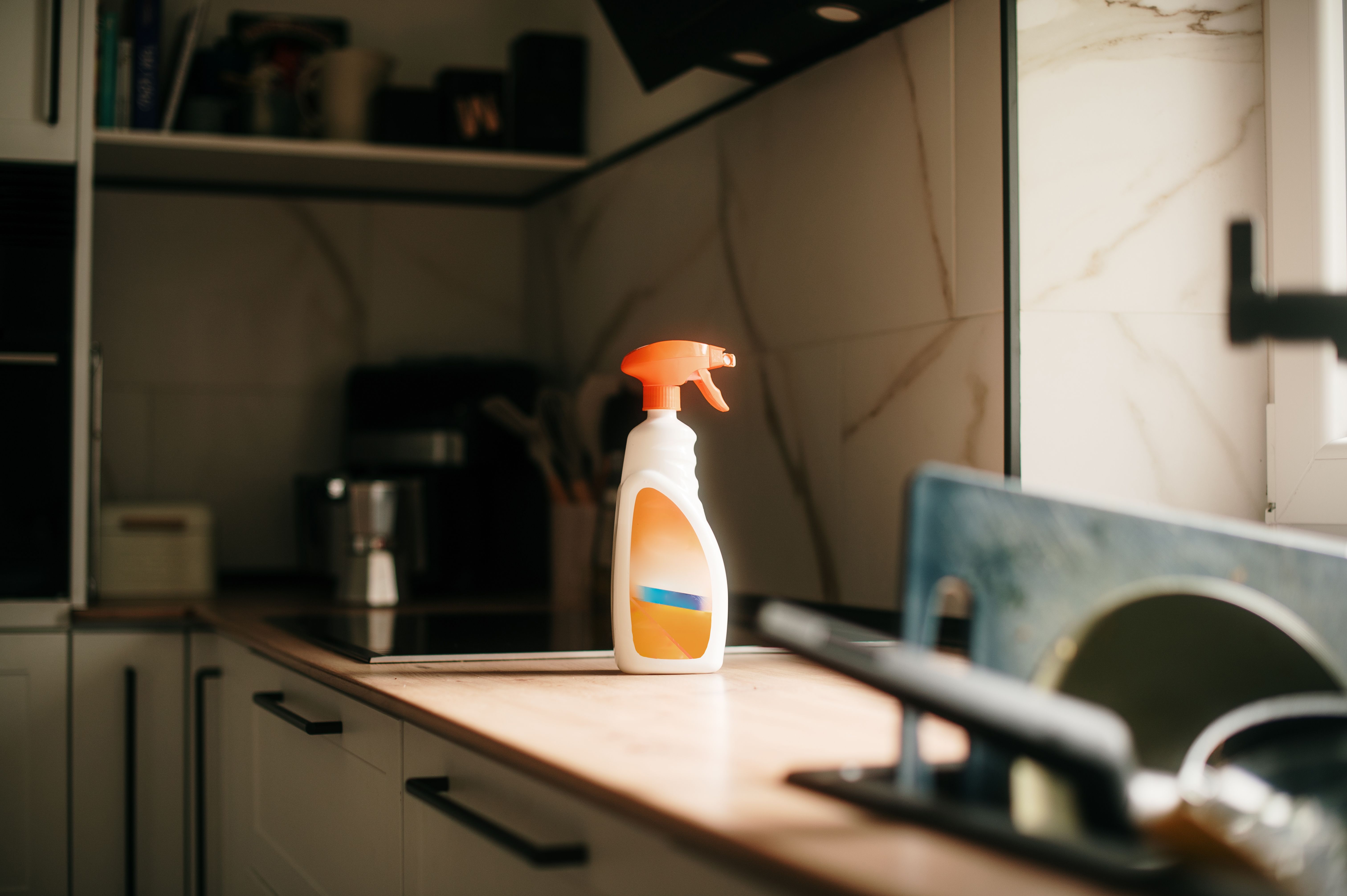 Spray cleaner bottle