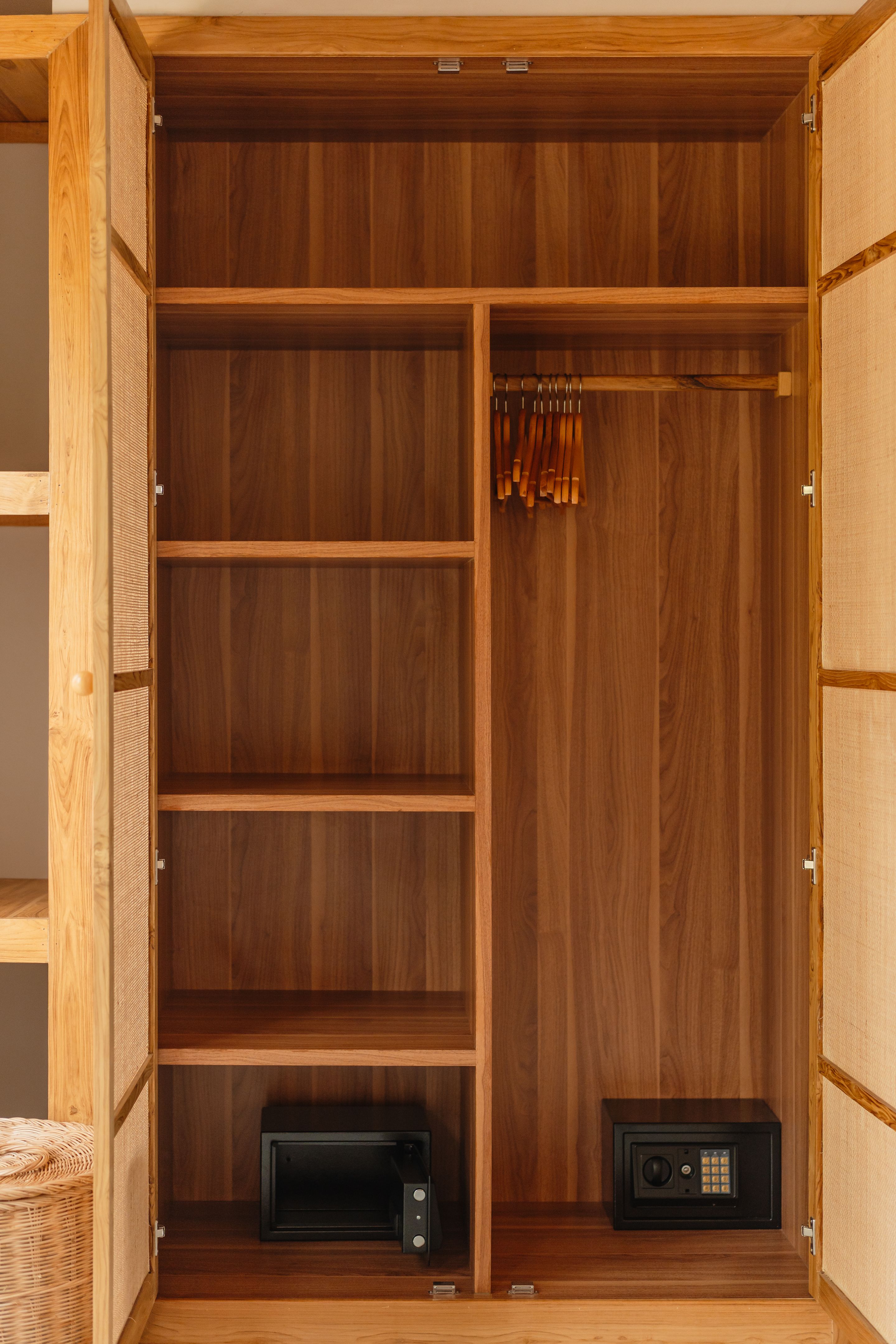 vertical closet storage