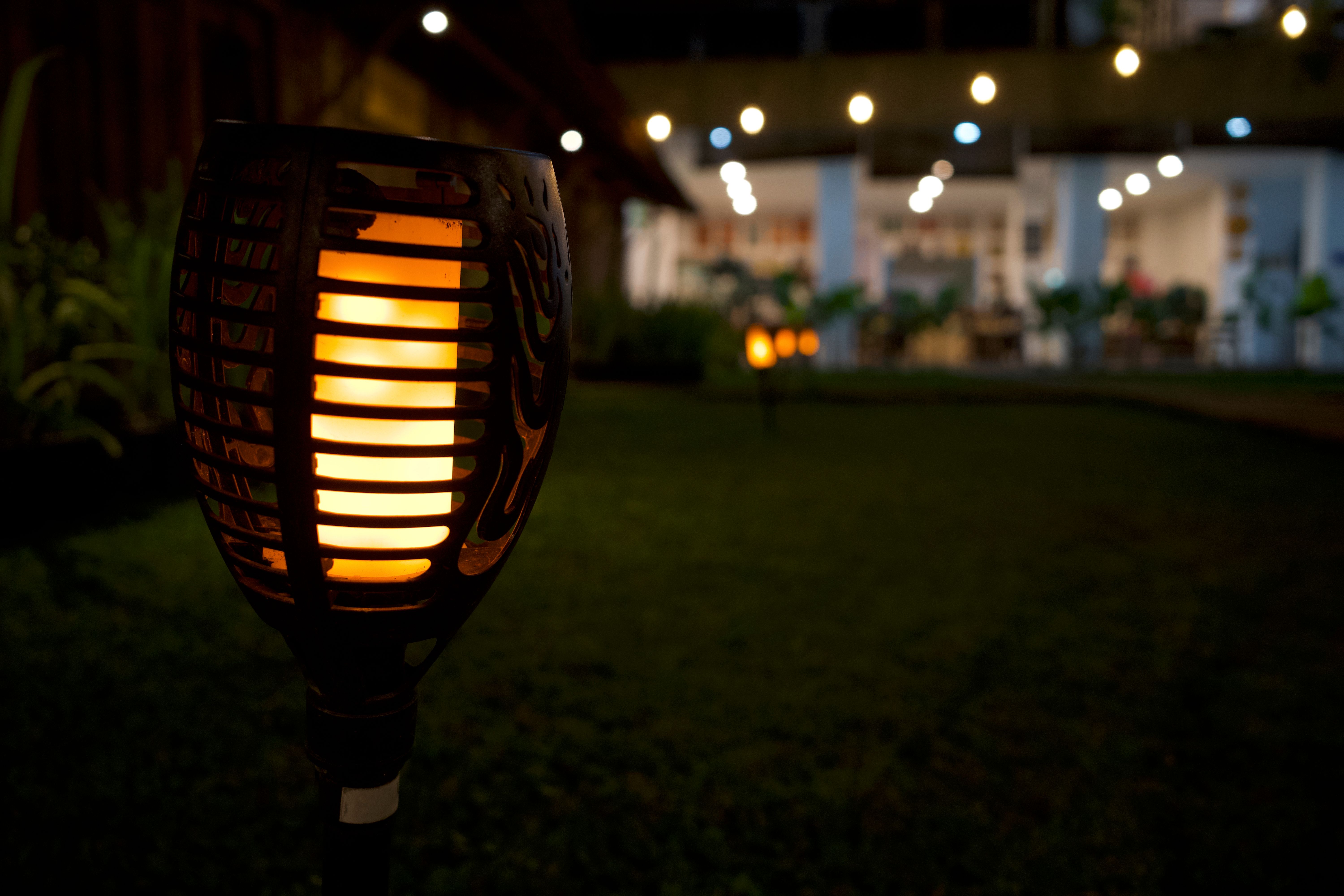 solar garden lights