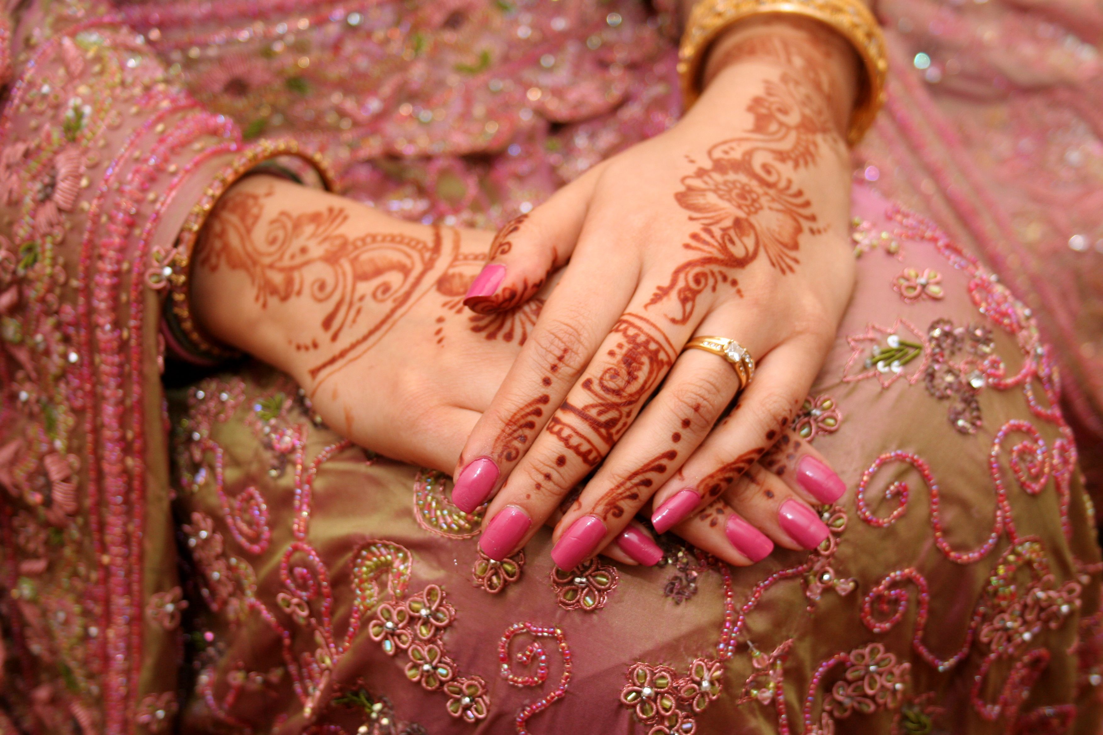 henna bride