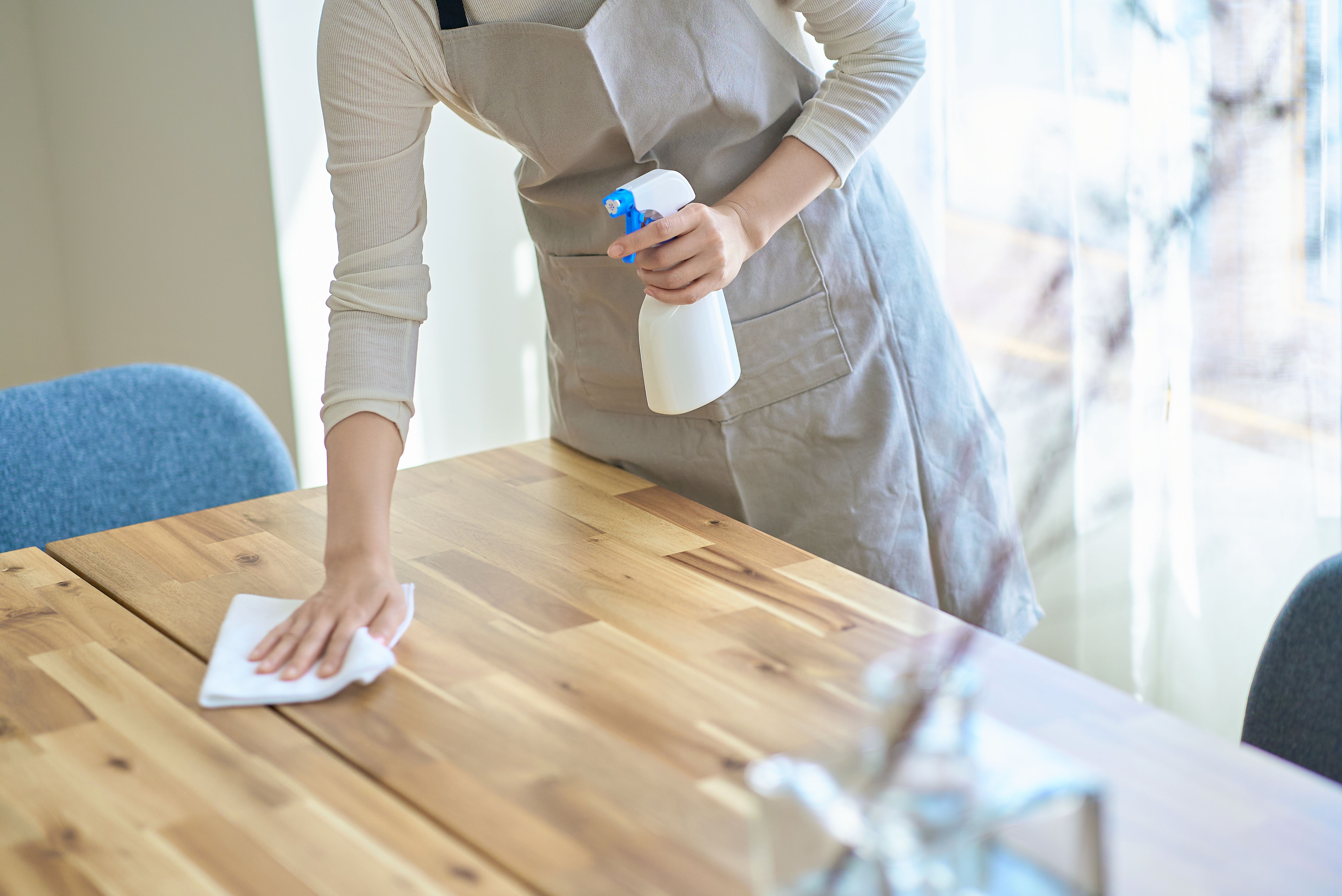 cleaning service arrival