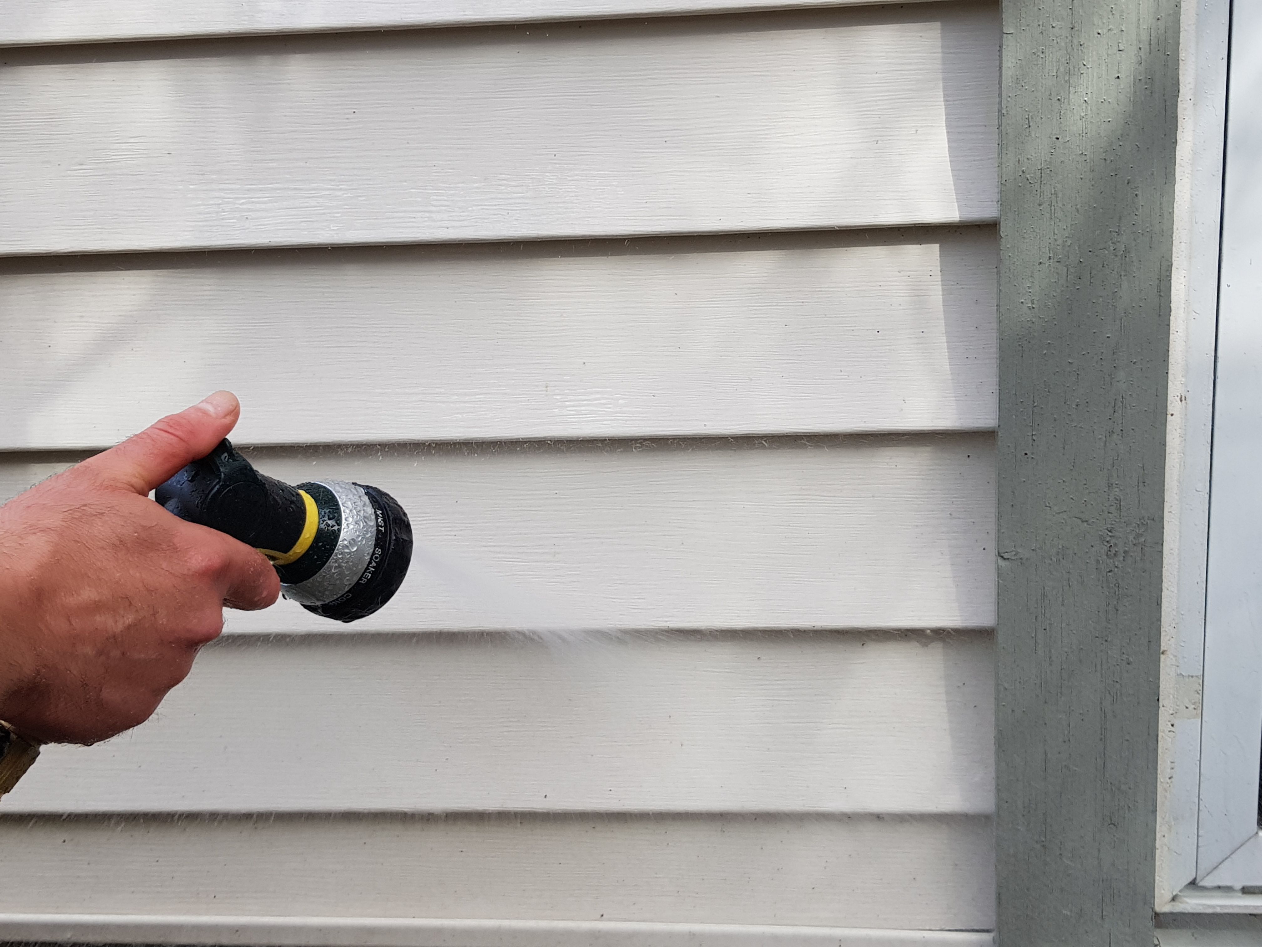 cleaning house siding