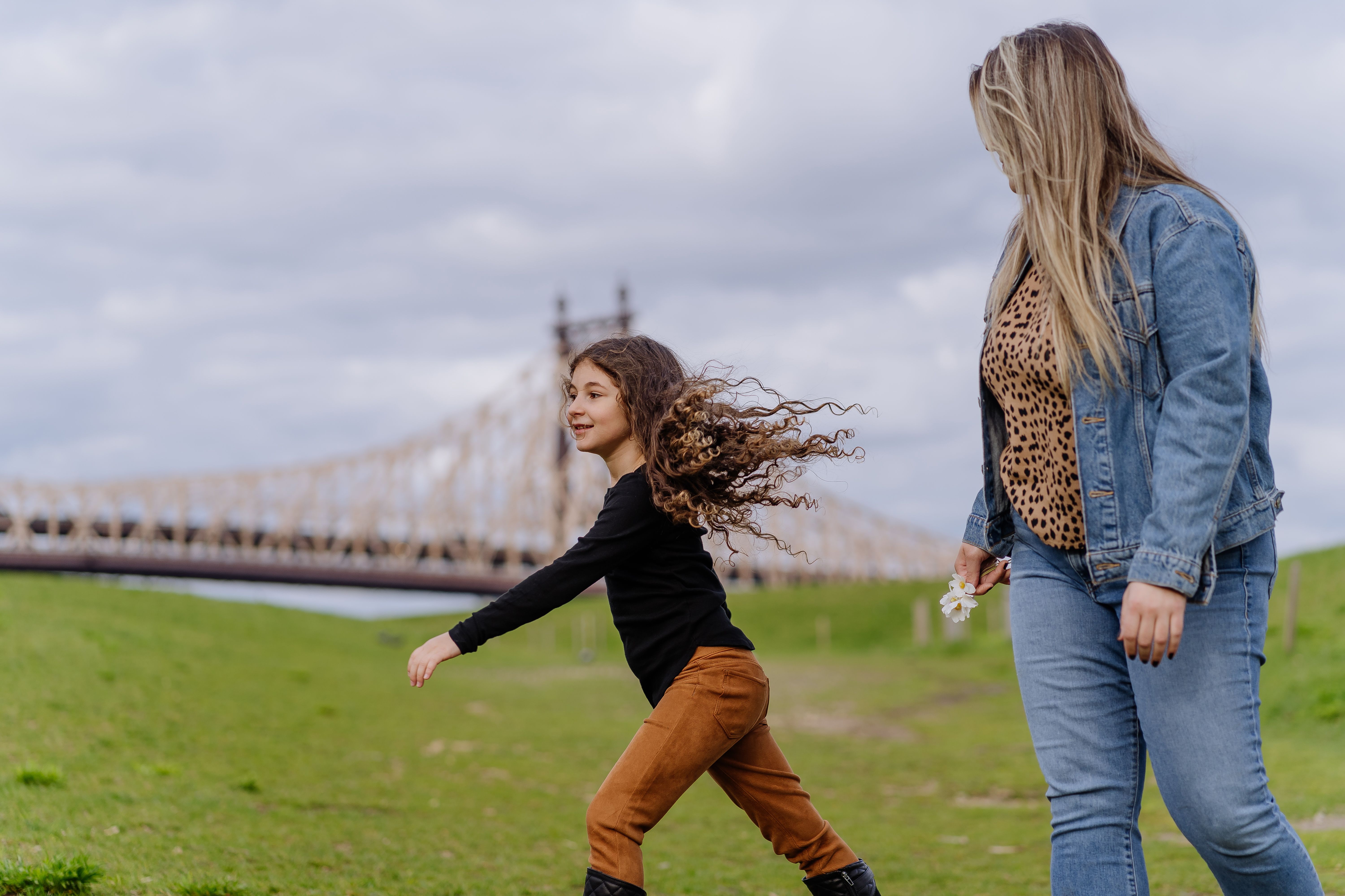 Mother and daughter enjoying the Springtime in New York