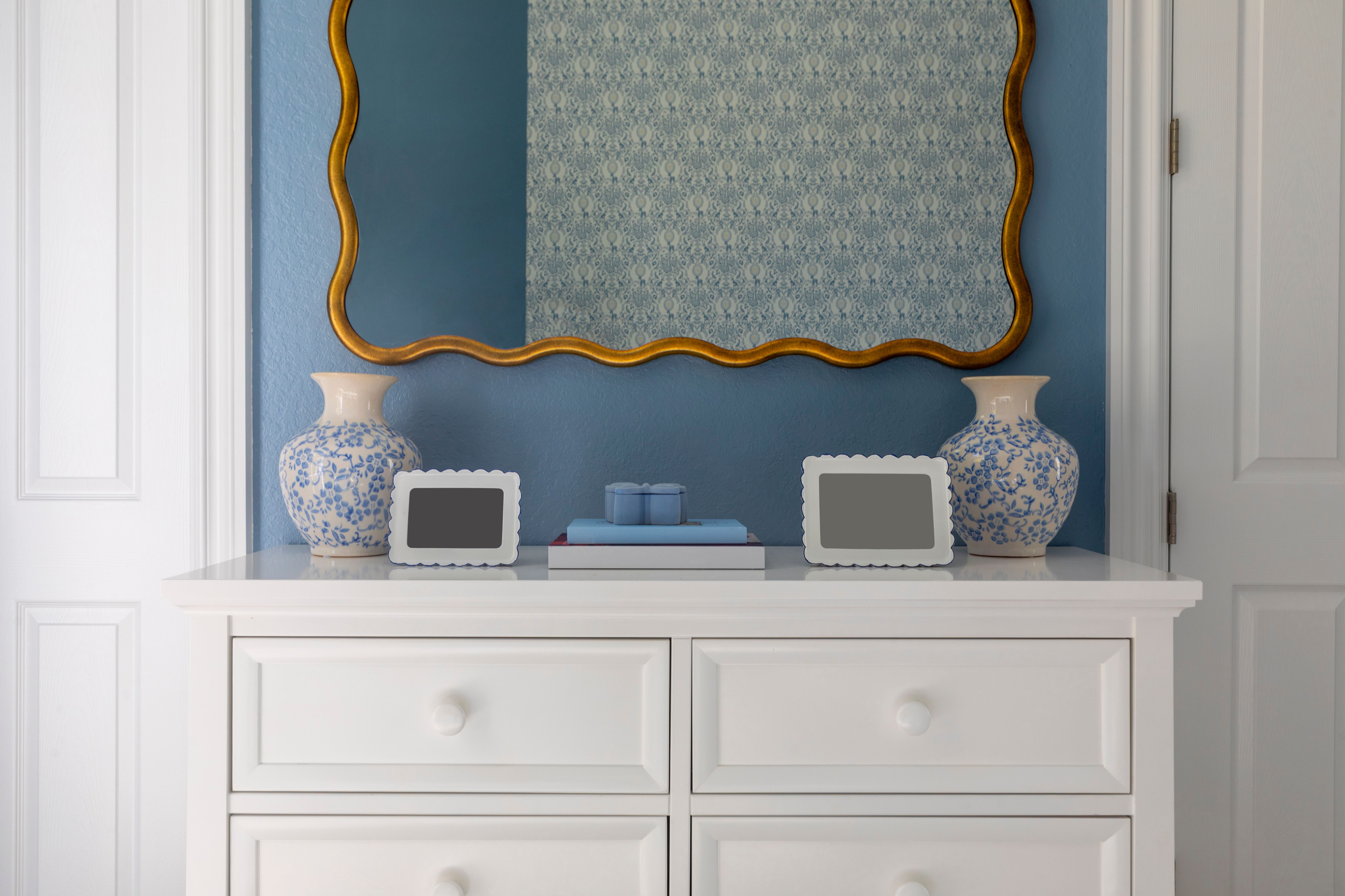 mirror decor apartment