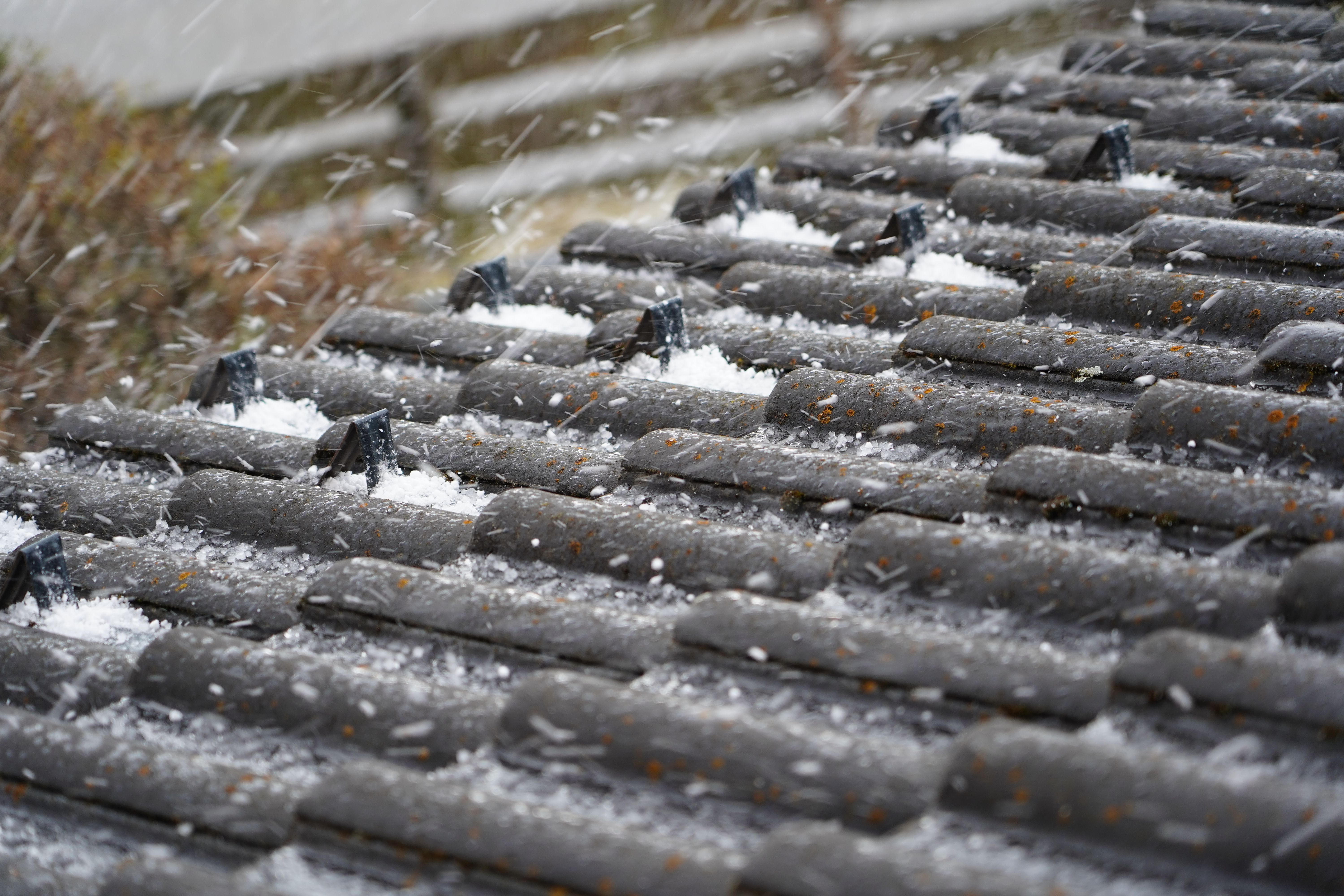 seasonal roof maintenance