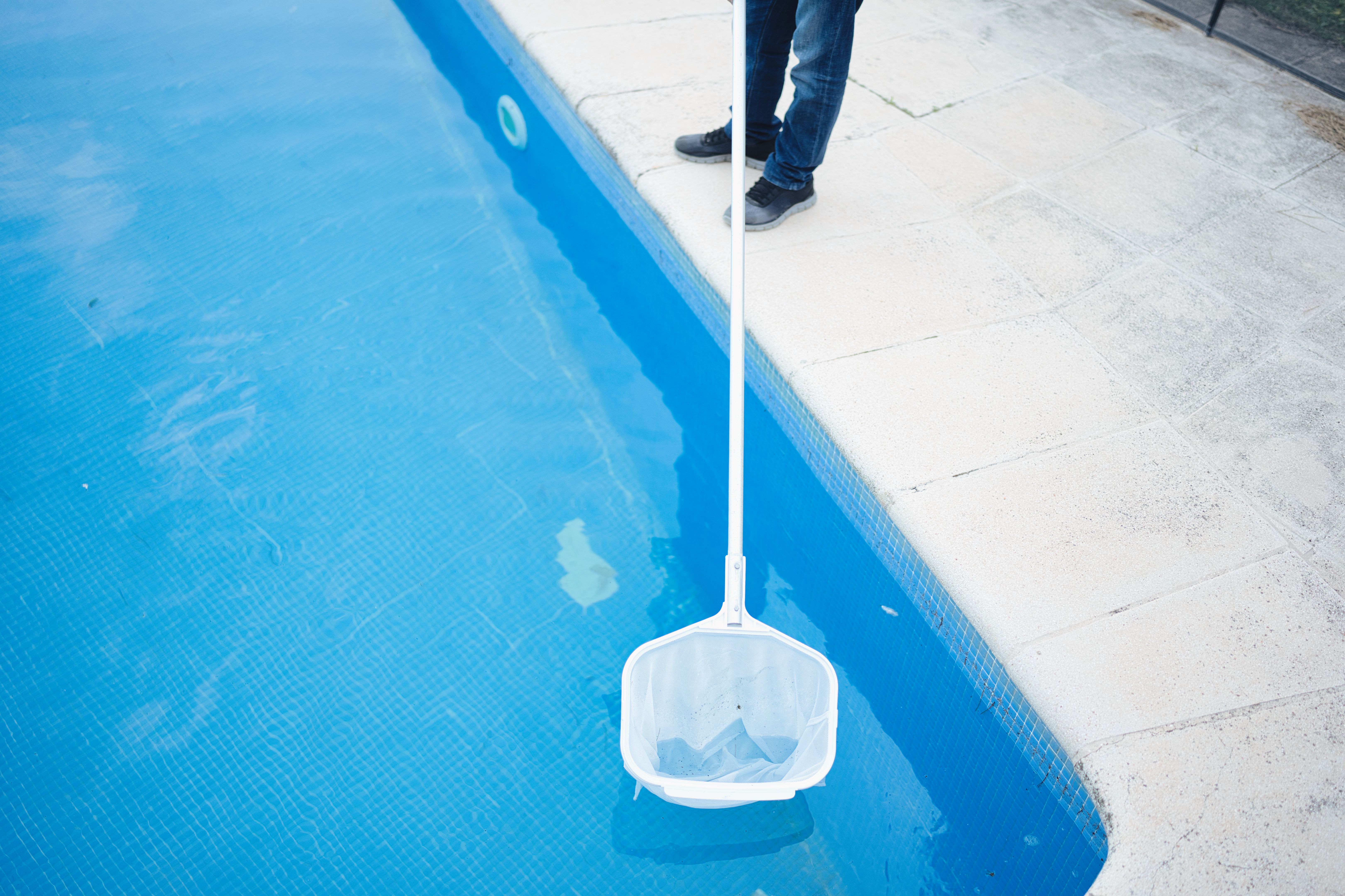 pool cleaning tools