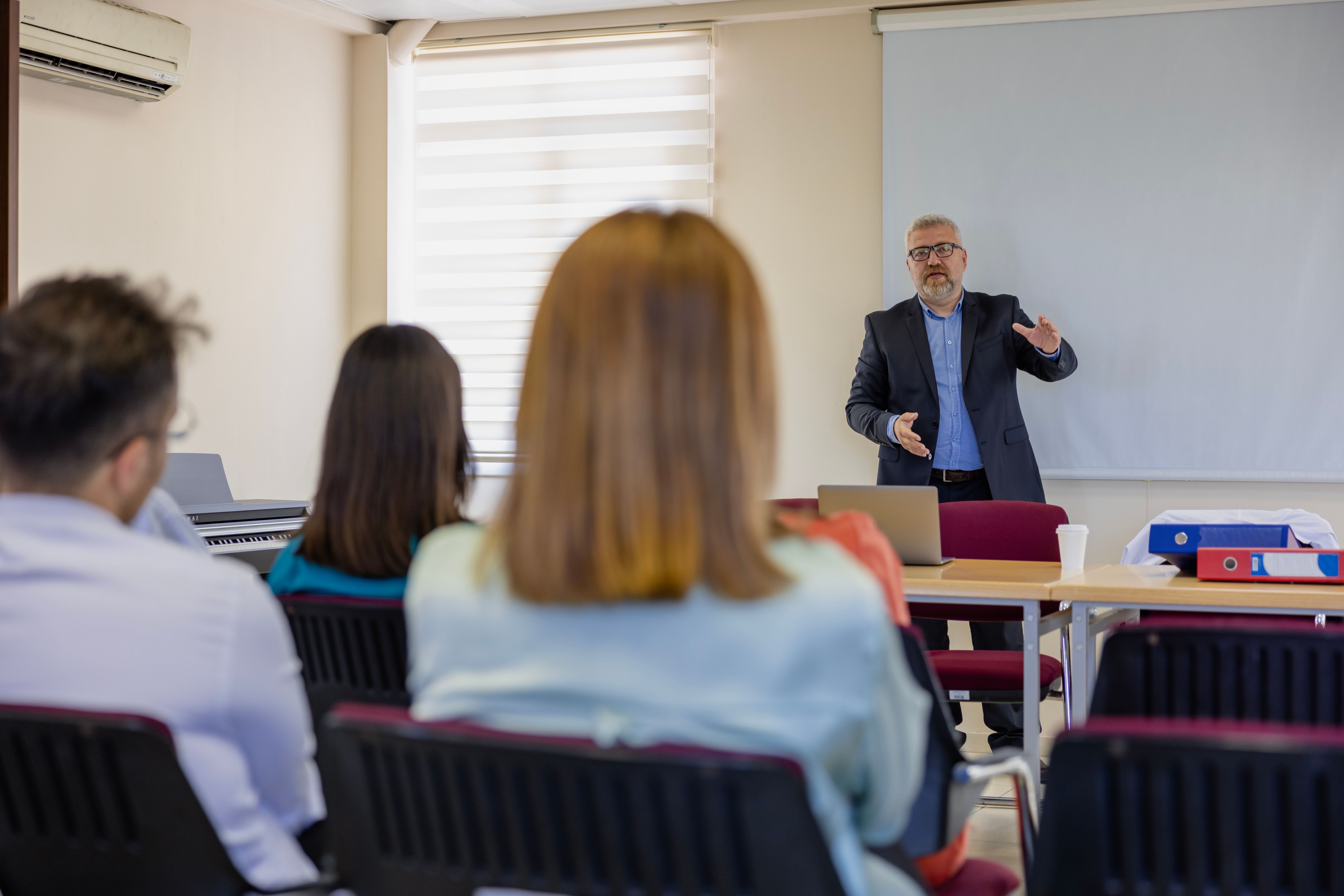 Empowering Knowledge Exchange: Diverse Audience at Business Conference