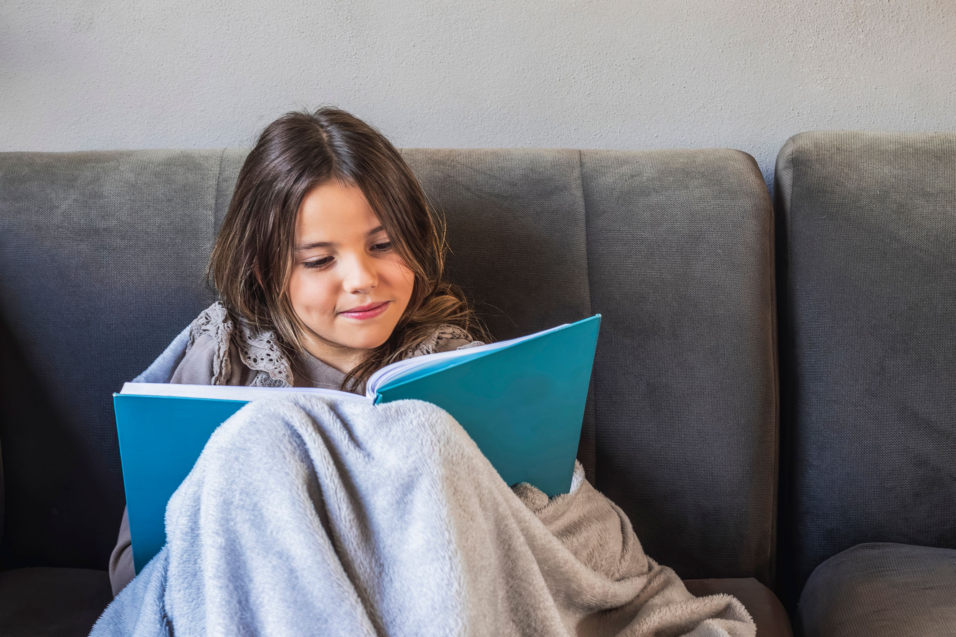 child calm reading