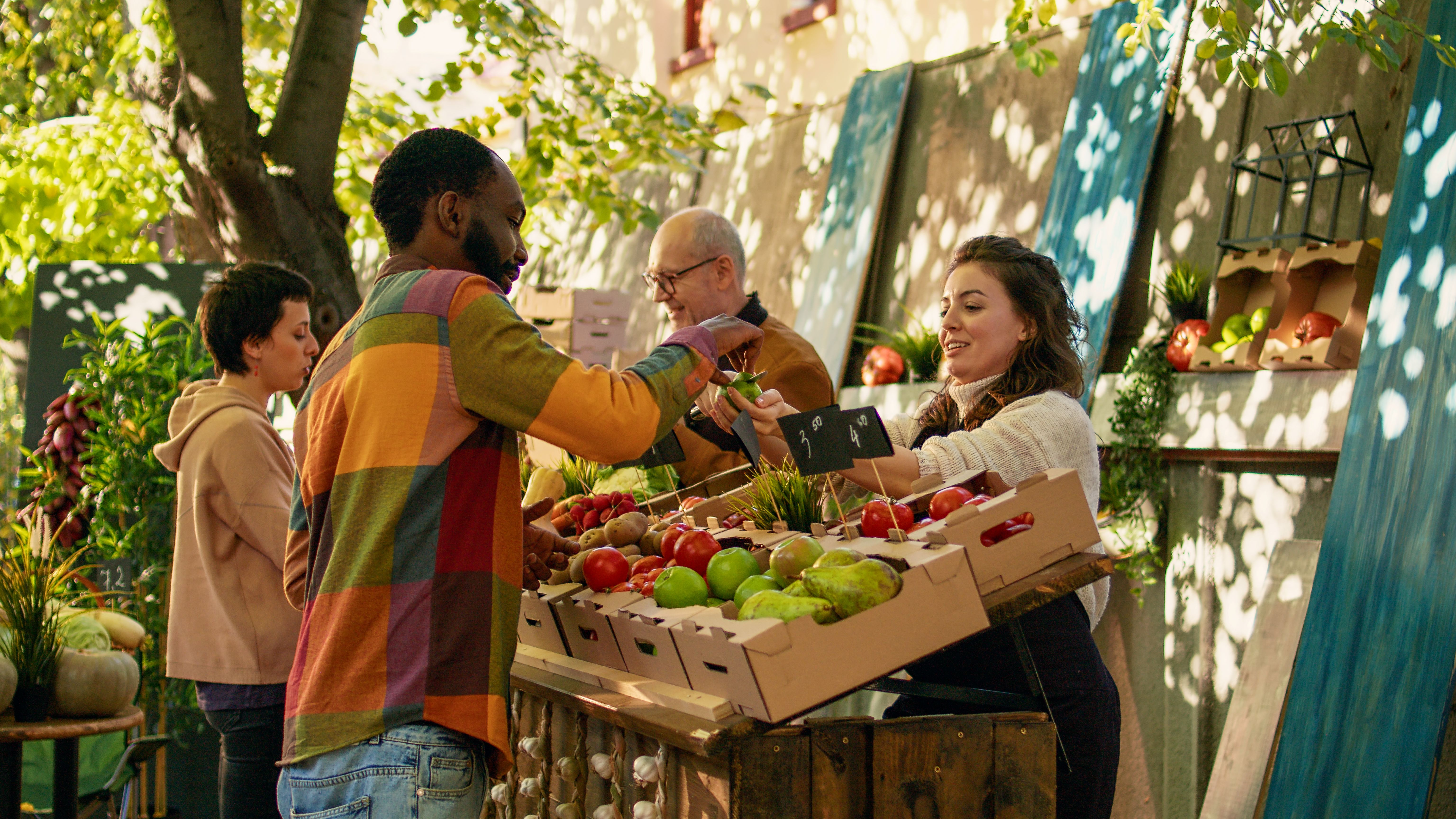 local farmers market crowd
