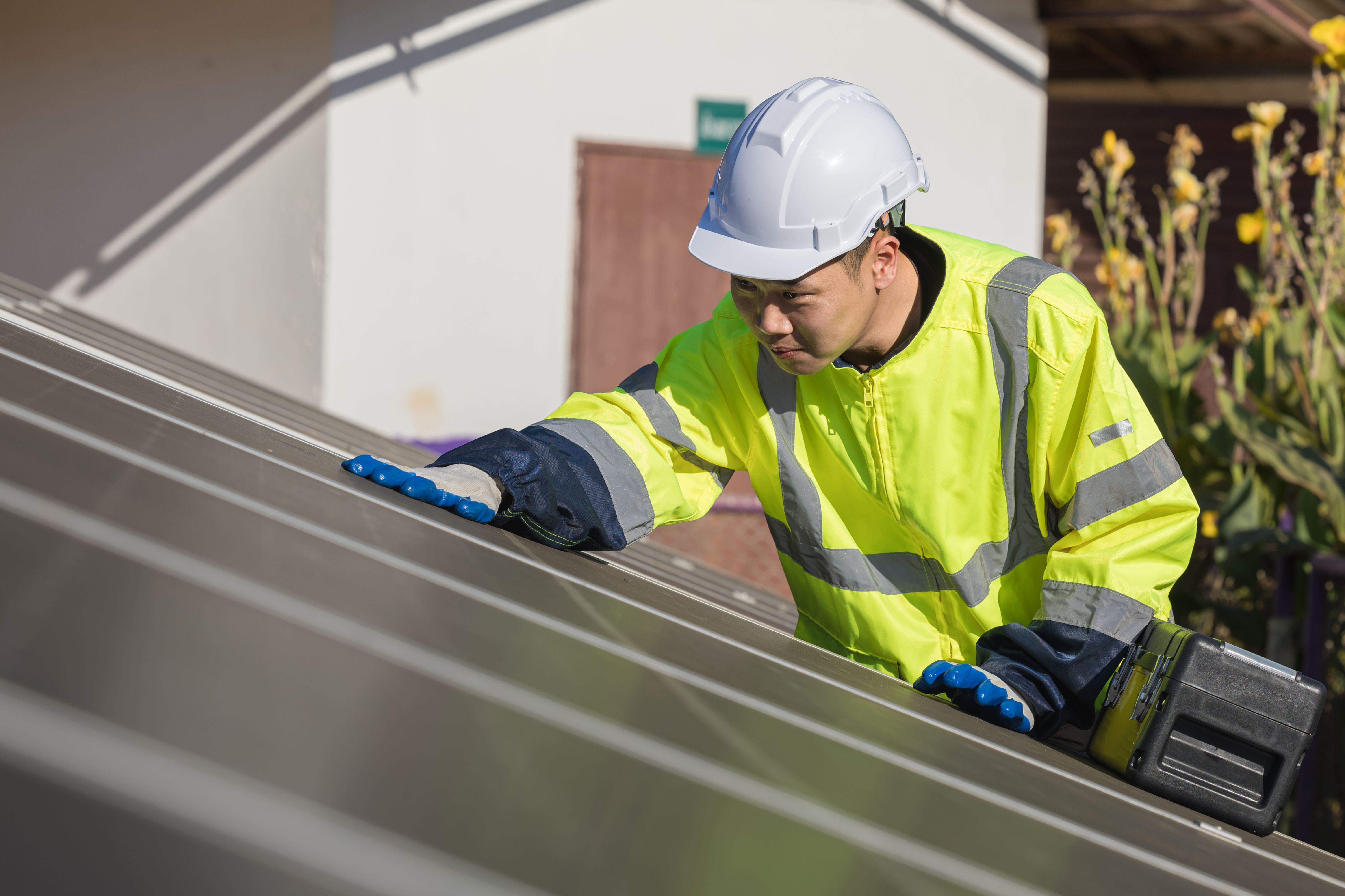 solar installation team
