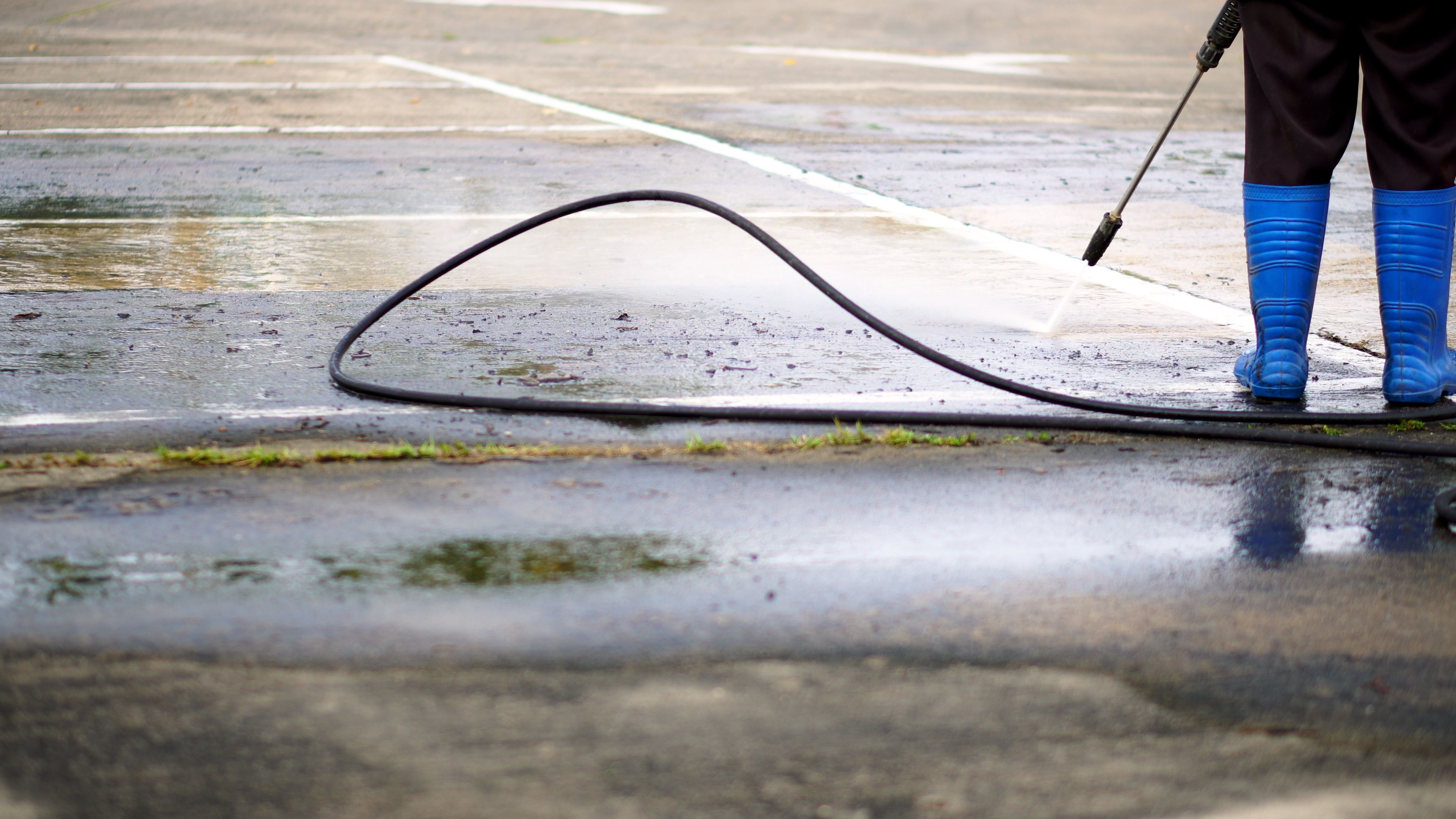 Pressure washing of the industrial.