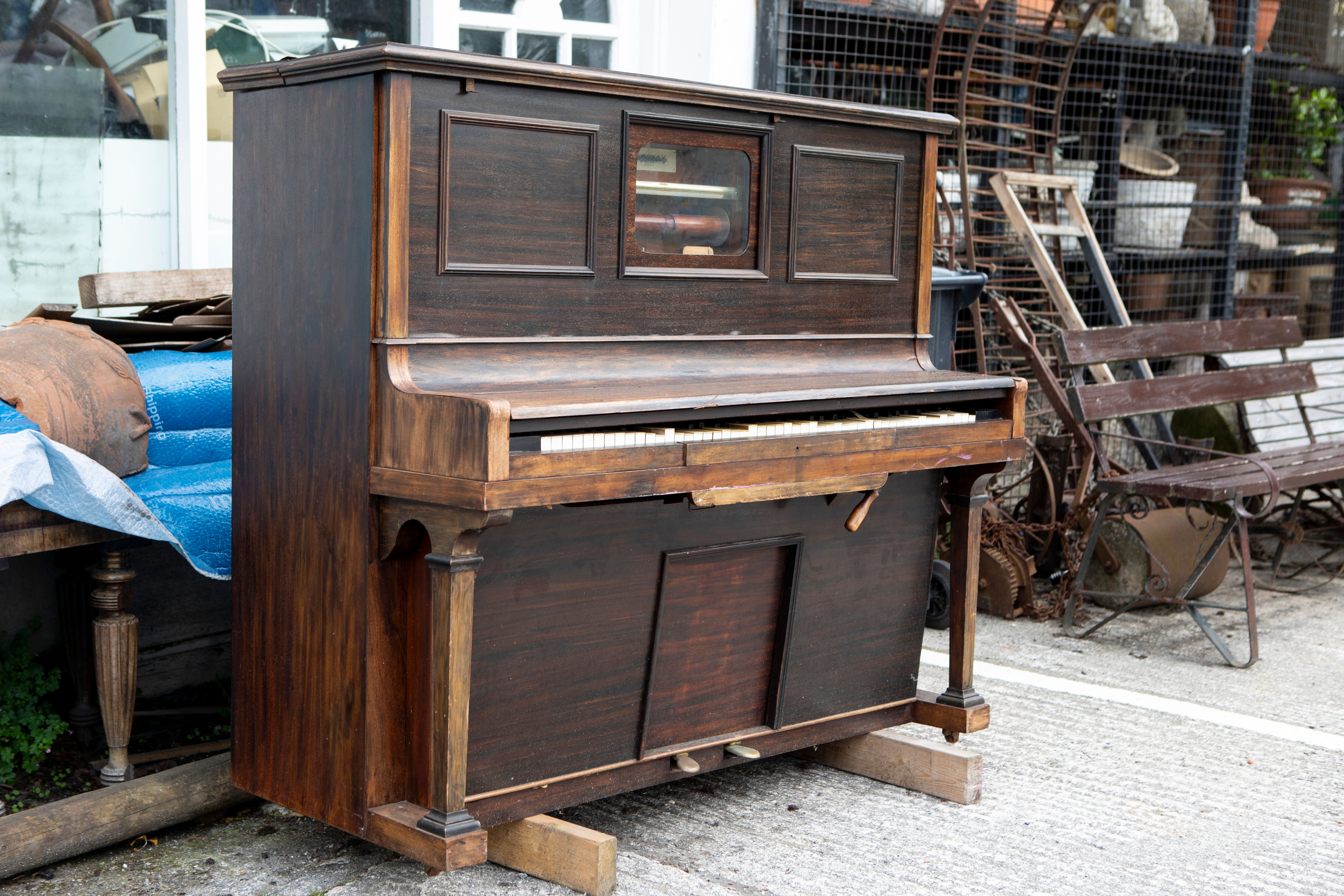 piano storage