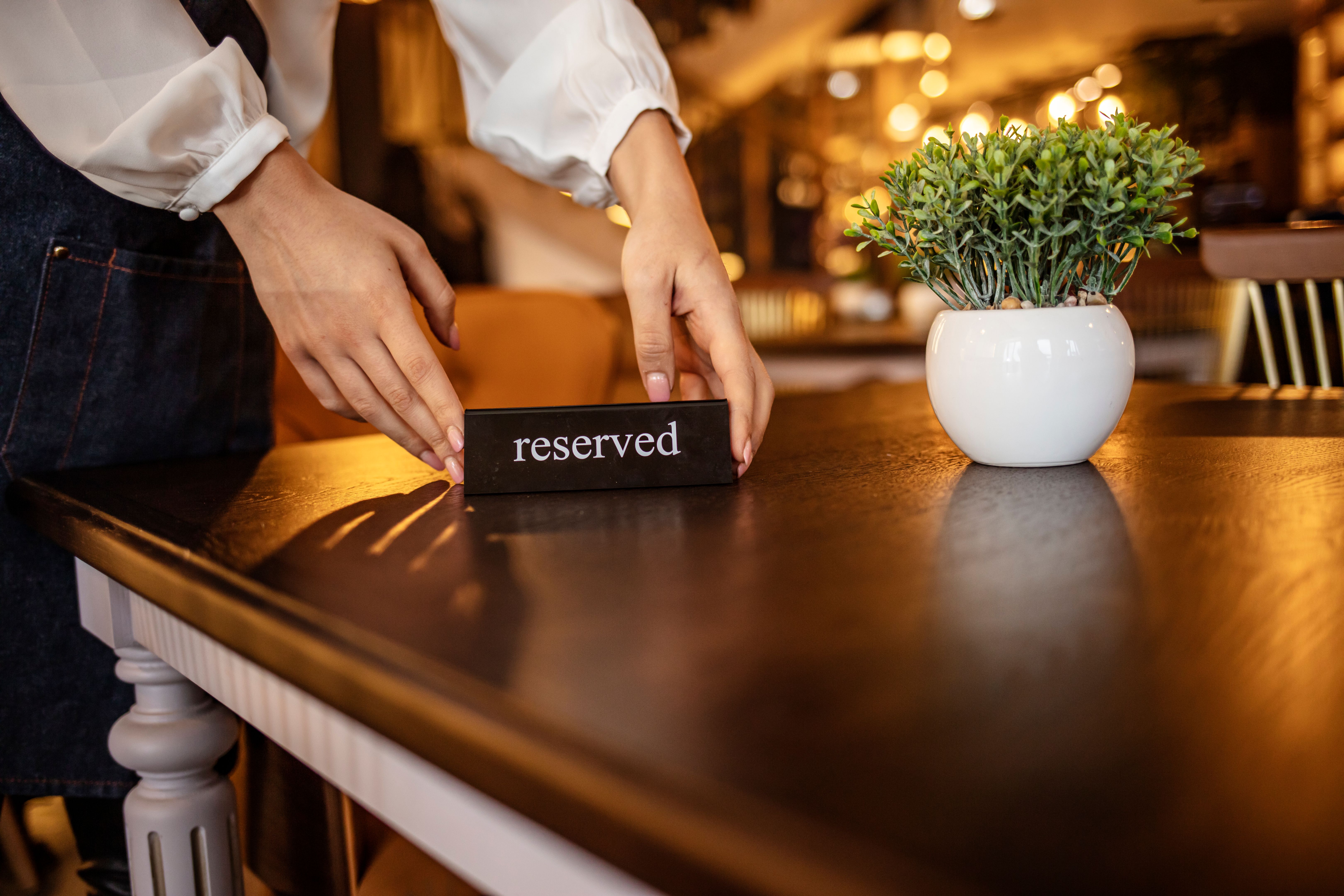 restaurant reservation