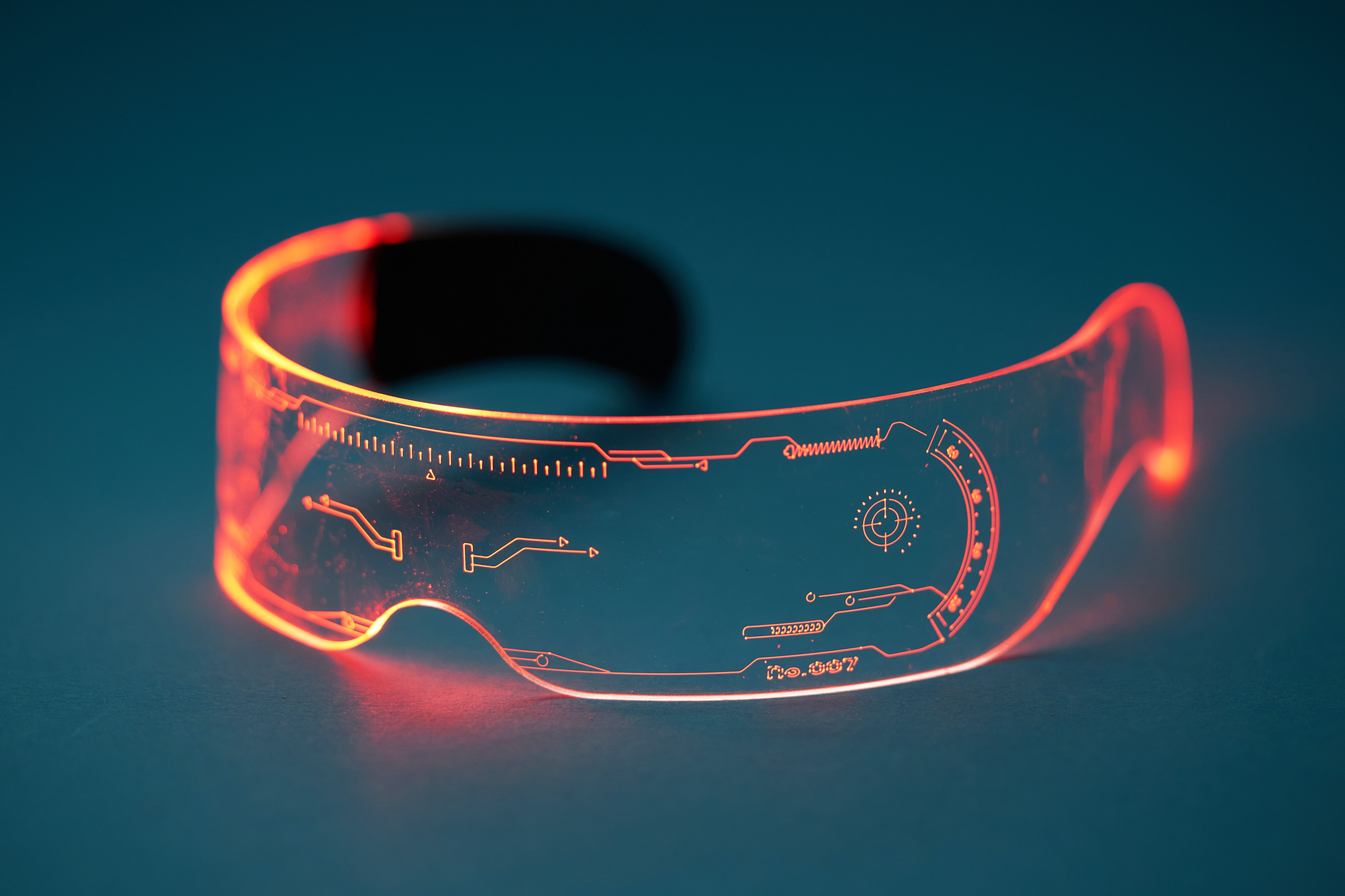 Concept af smart glasses with lid illumination