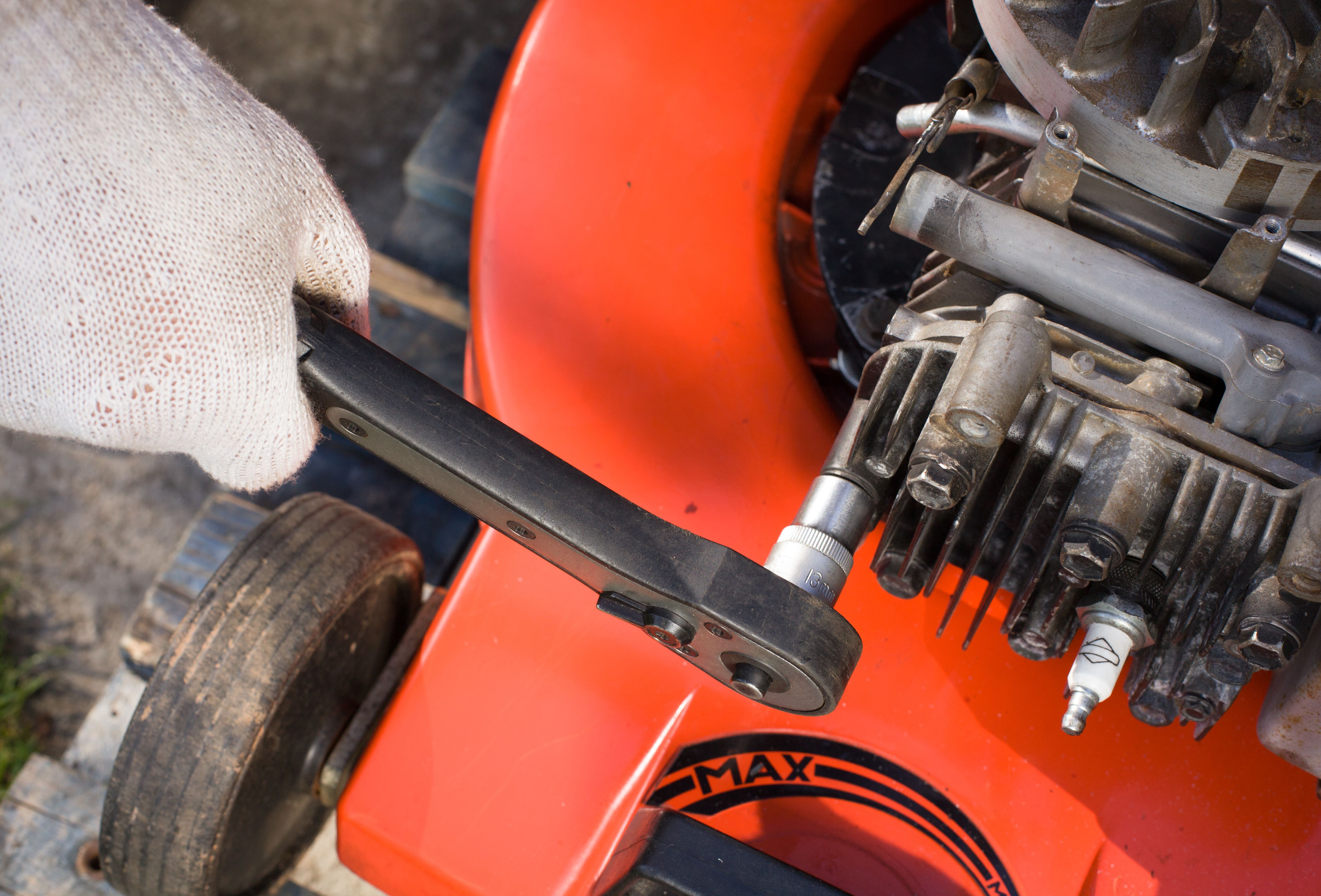 professional lawn mower repair