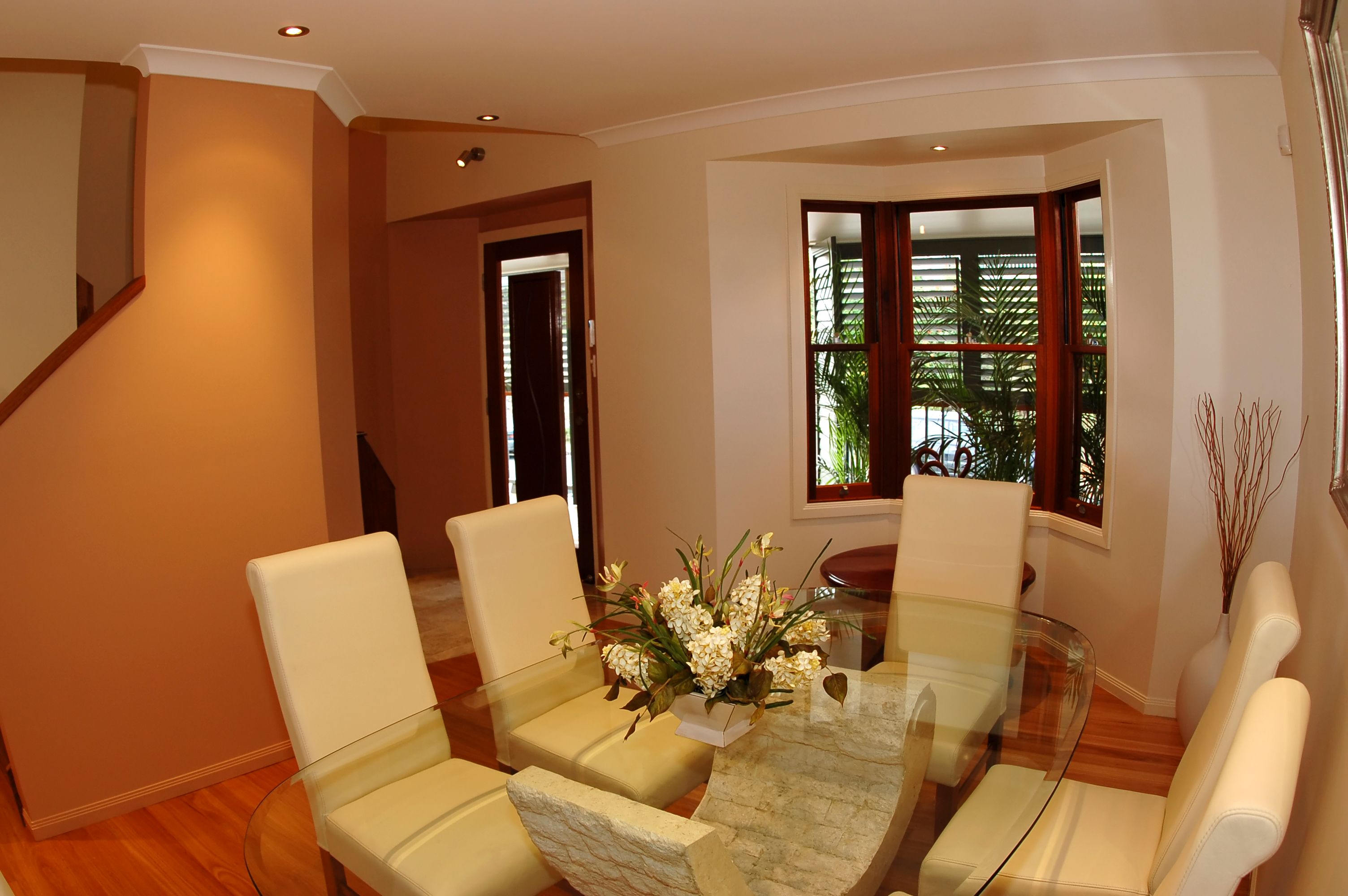 extendable dining table