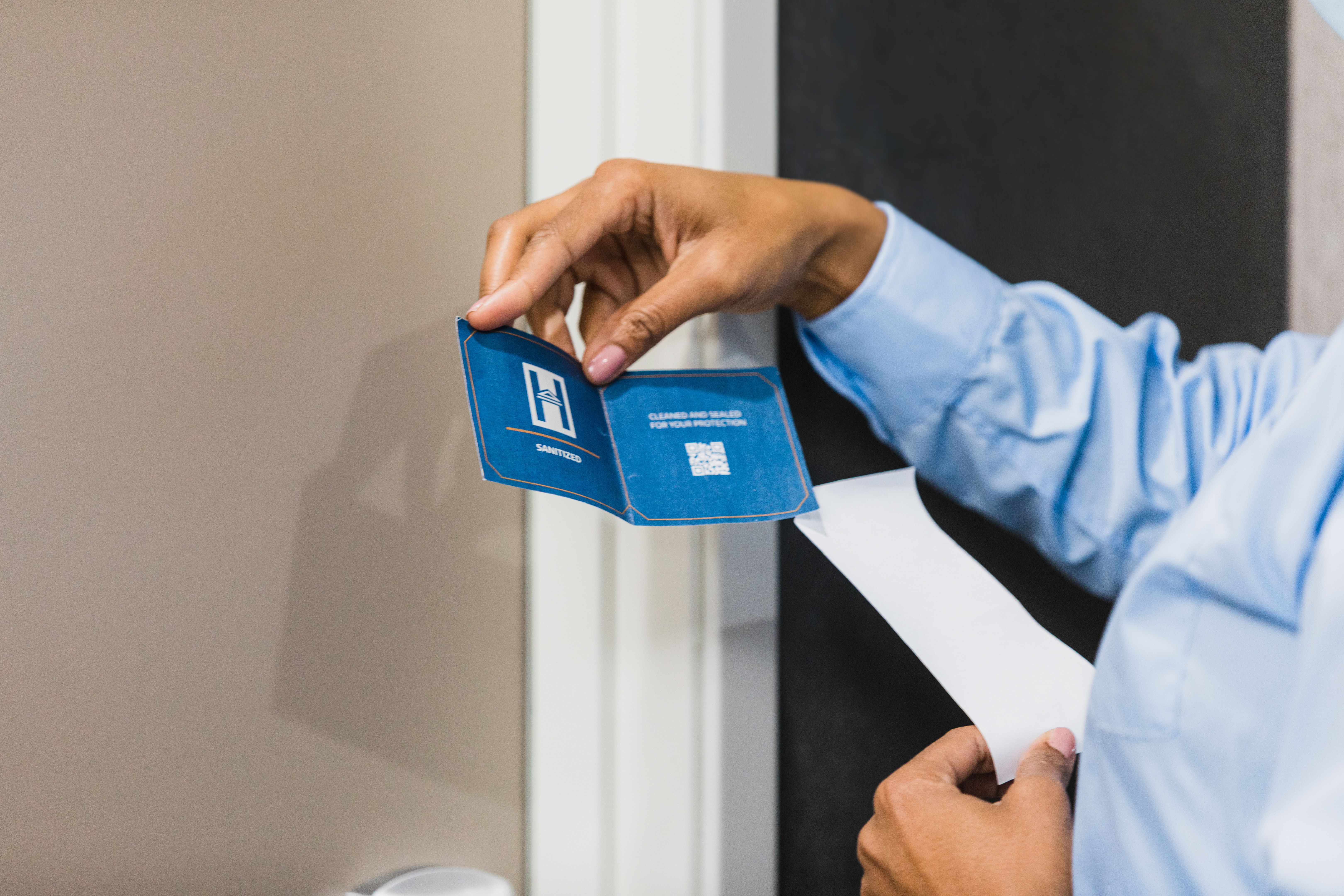 authenticator examining card